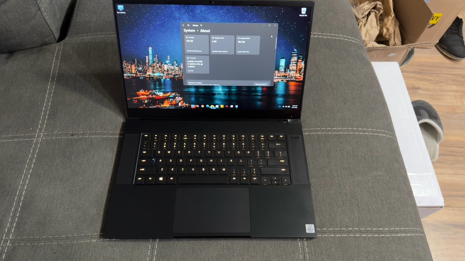 Razer Blade 15 Advanced 318Hz FHD 8 Core i7-10875H 16GB 1TB RTX 2080 SUPER READ