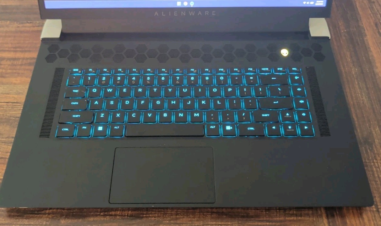 alienware x17 r2 gaming laptop – Priced to sell!