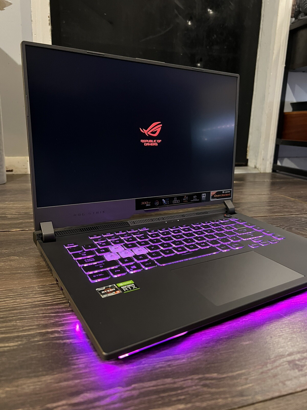 ASUS ROG Strix G15 15.6″ 300Hz GeForce RTX 3060, Ryzen 9 5900HX, 1TB+ 512GB SSD