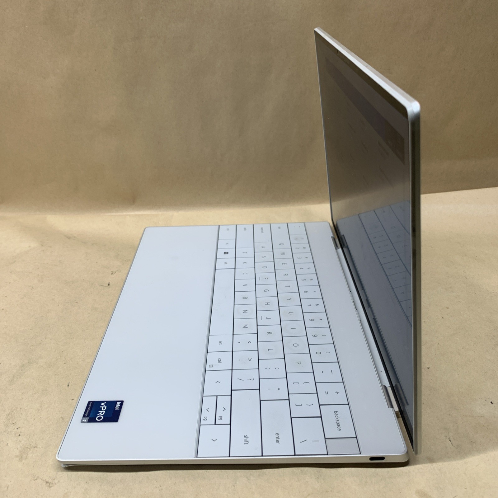 Dell XPS 9320, Intel Core i7-1370P @ 1.90GHz, 16GB RAM, No SSD/OS, No Charger
