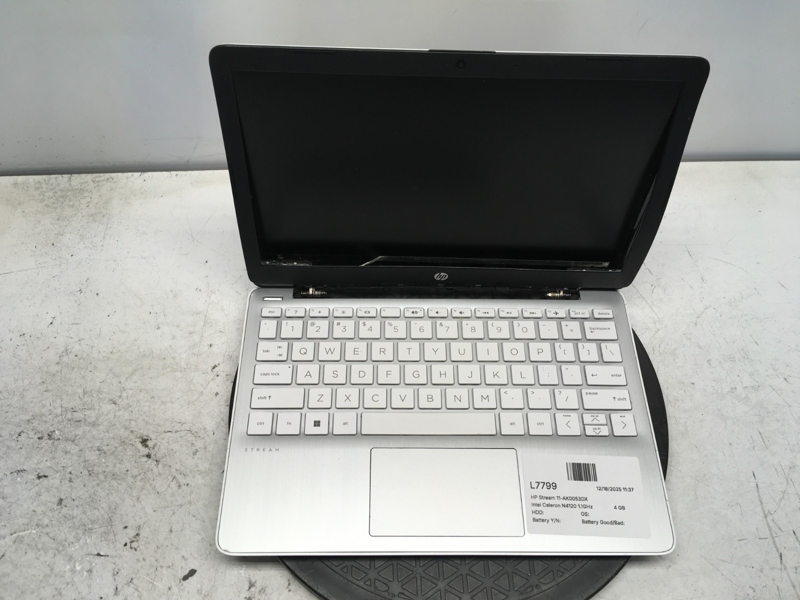 HP Stream 11-AK0053DX Intel Celeron N4120 1.1GHz 4 GB NO HDD – READ