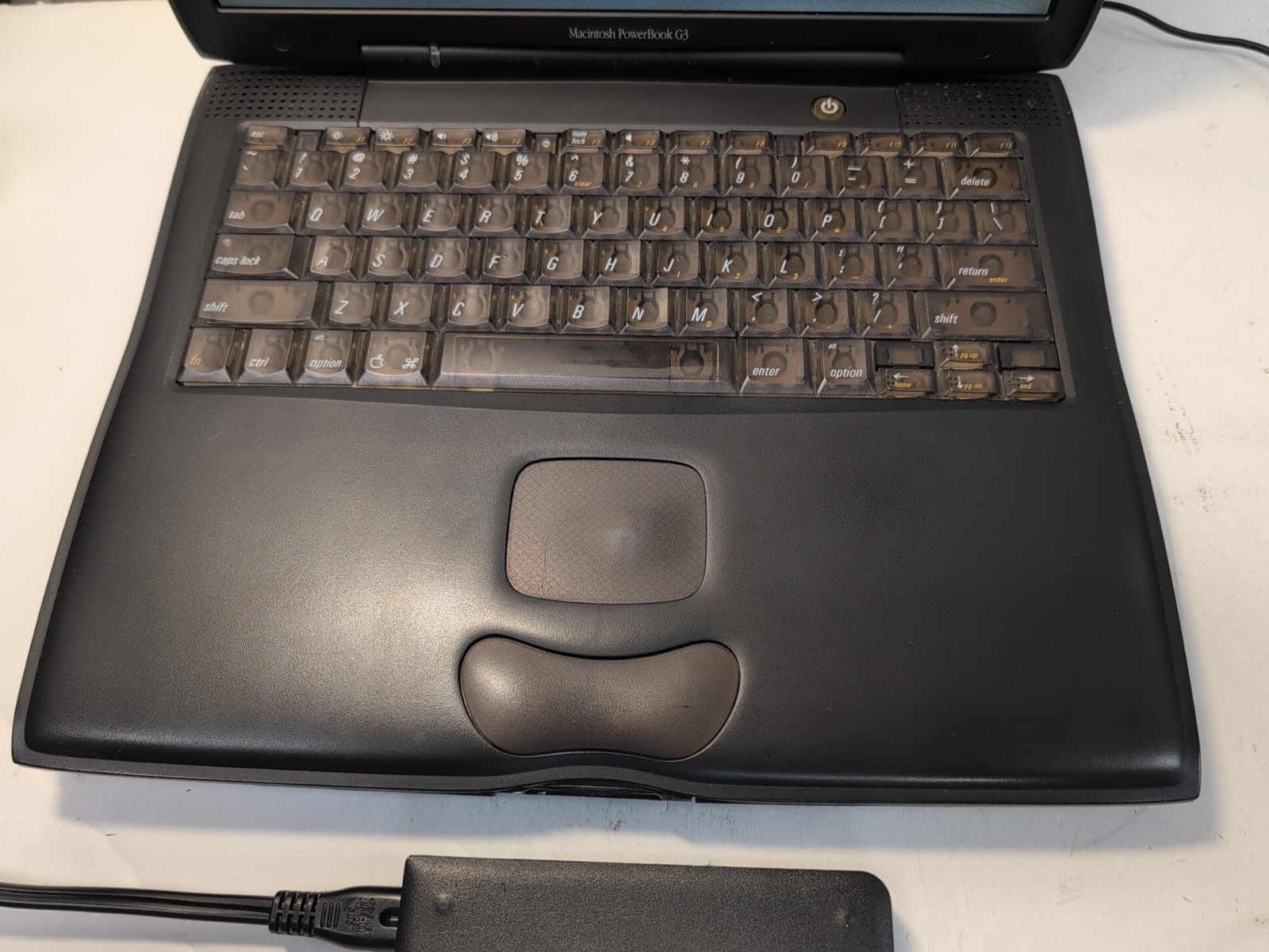 🔥 Apple Macintosh PowerBook G3 Laptop With AC Adapter (NO OS, READ) –