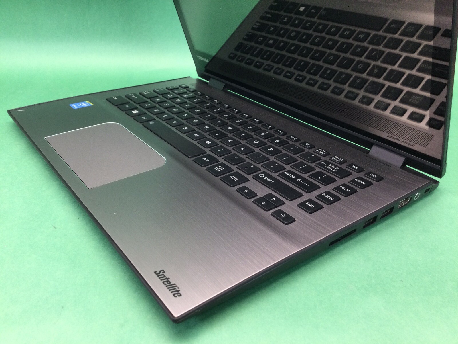 Toshiba Satellite E45W – C4200 14” Laptop – BROKEN SCREEN – UNTESTED