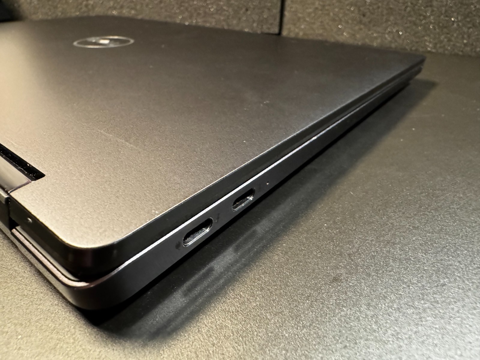 Dell Latitude 9440 14″ 2-in-1 Touch Laptop (512GB SSD, Intel i7-1365U, 16GB RAM)