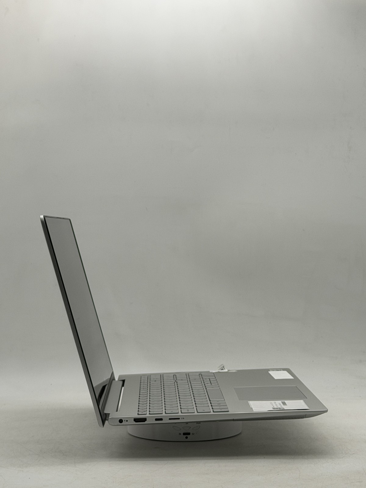 Dell Inspiron 7591 (2n1) 15.6″ i7-10510U 12GB 256GB NO OS Read