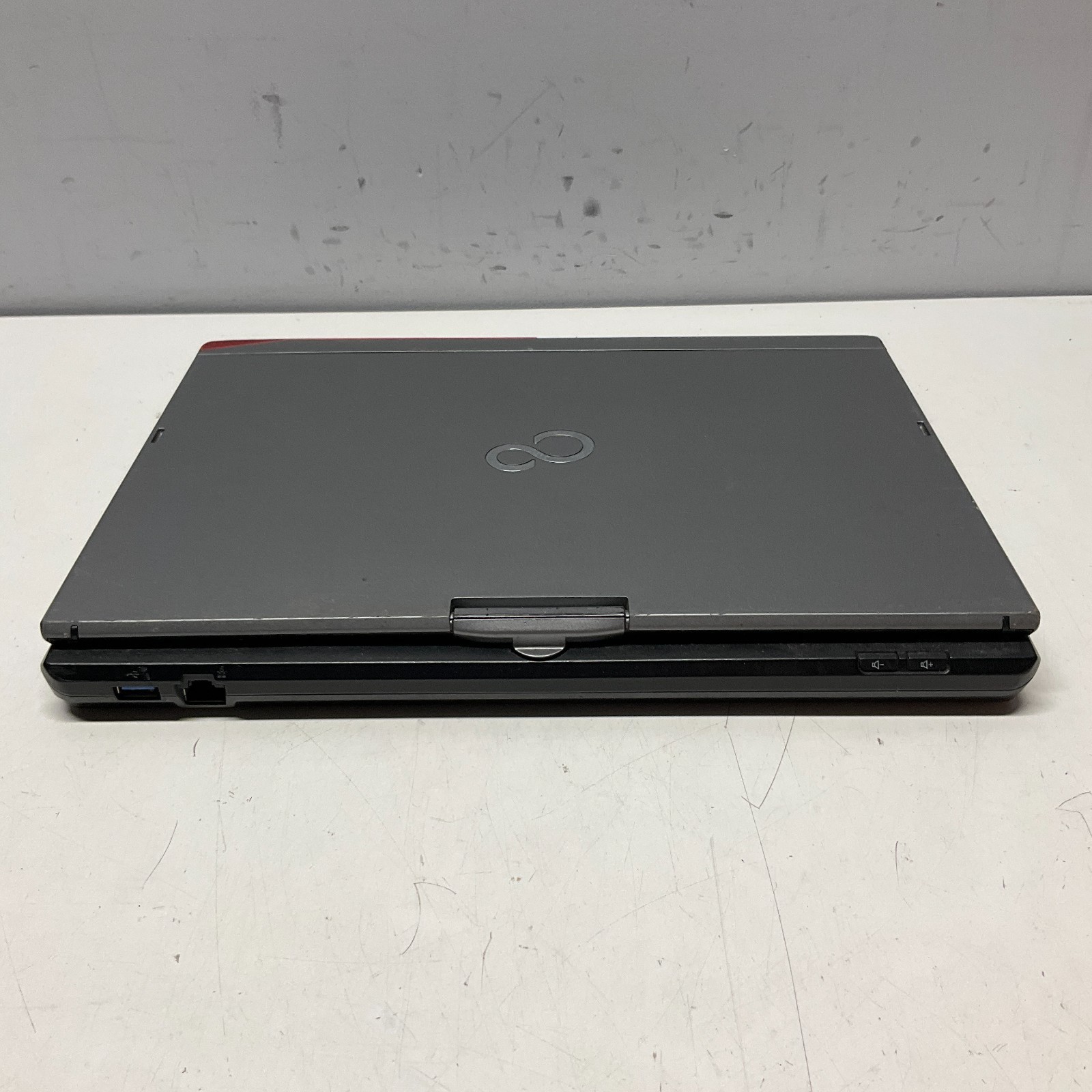 Fujitsu Lifebook T726 2-in-1 12.5″ Intel Core i5-6200U 2.3GHz 8GB 128GB NO BATT