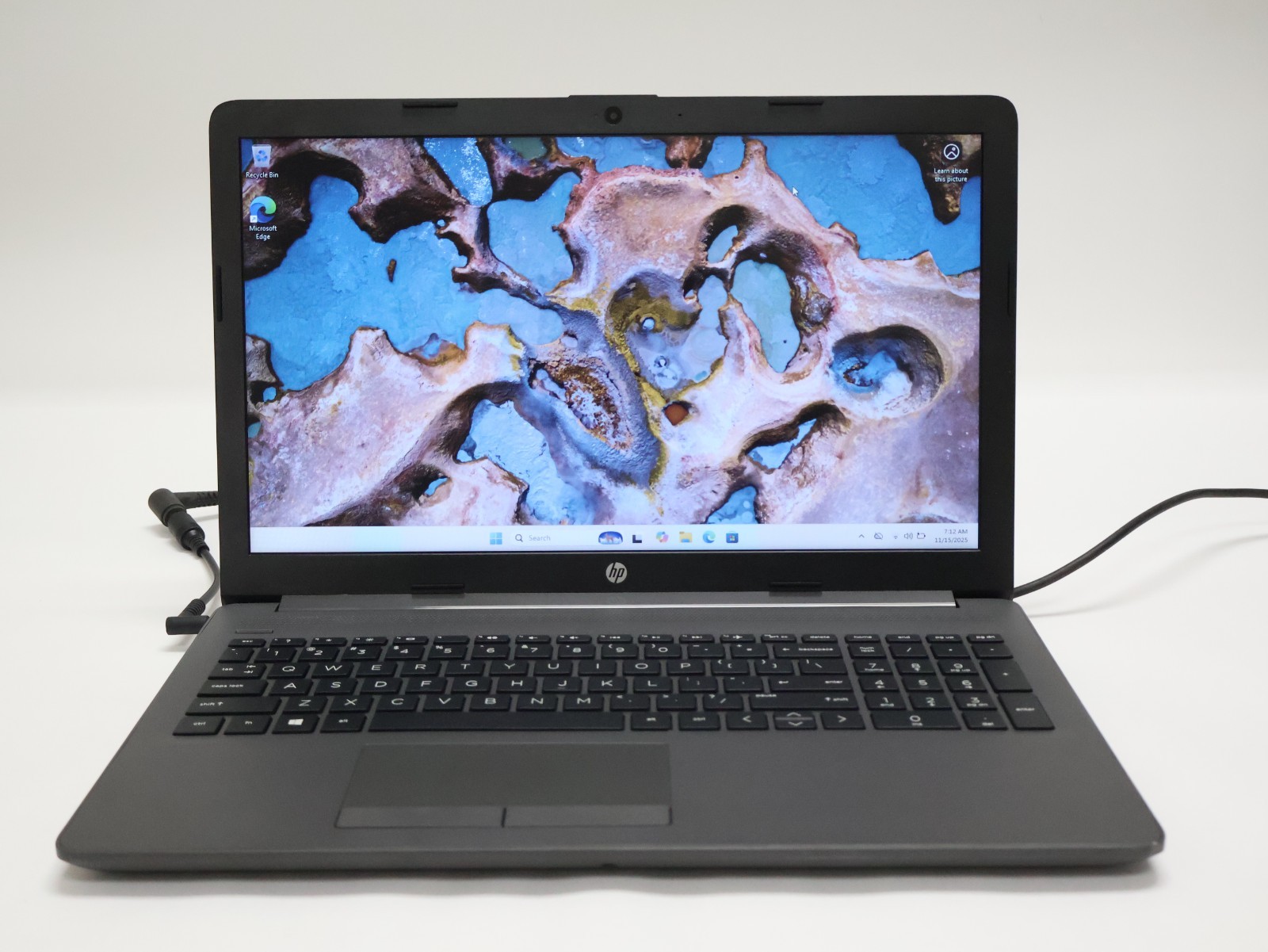 HP Notebook 255 G7 AMD A4-9125 Radeon R3 2.30GHz 4GB RAM 120GB NO BATTERY