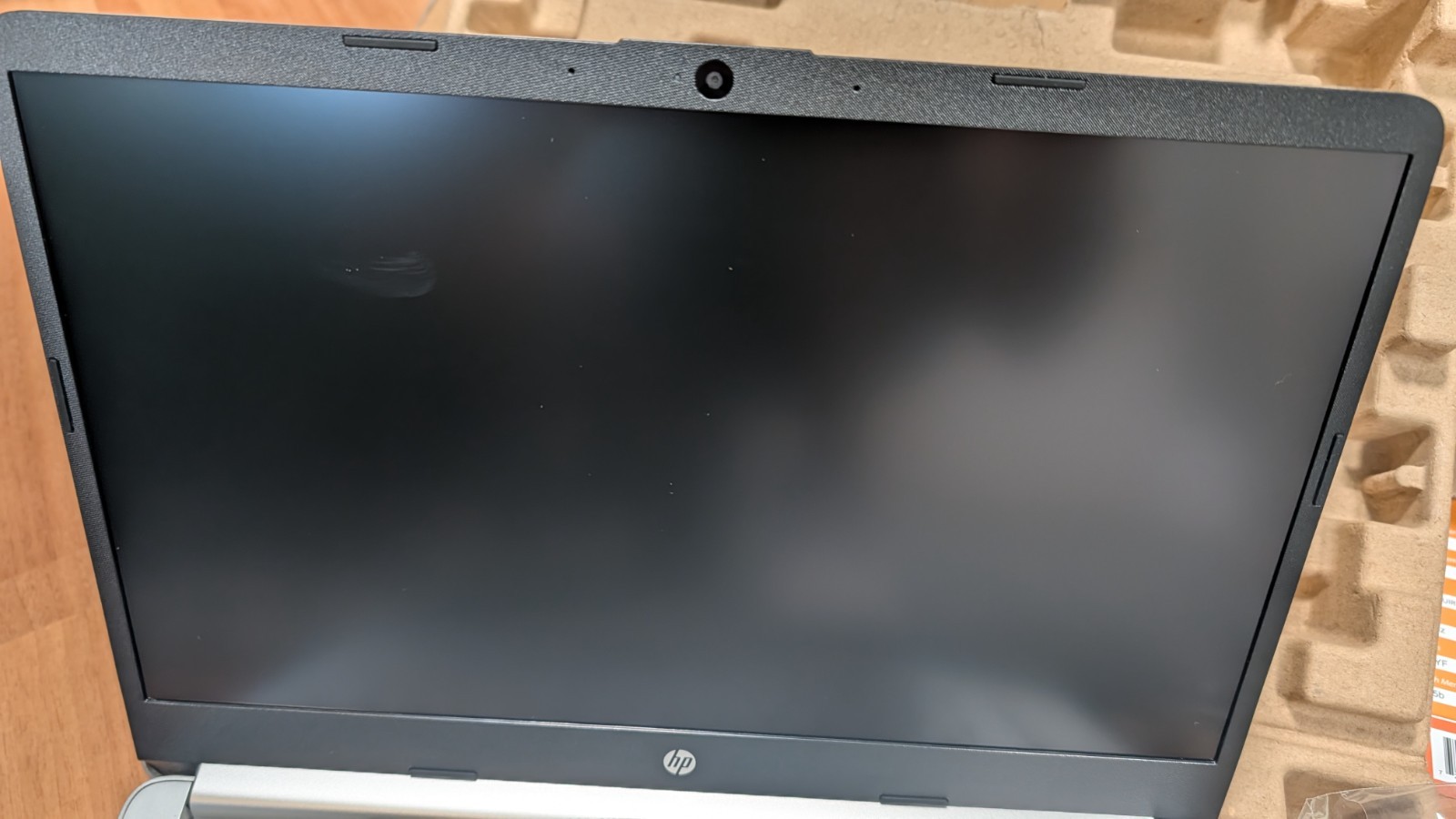 HP 14-dq6101ds 14″ Intel N150 0.8 GHz 4GB DDR4 128GB UFS W11H mode Laptop Silver
