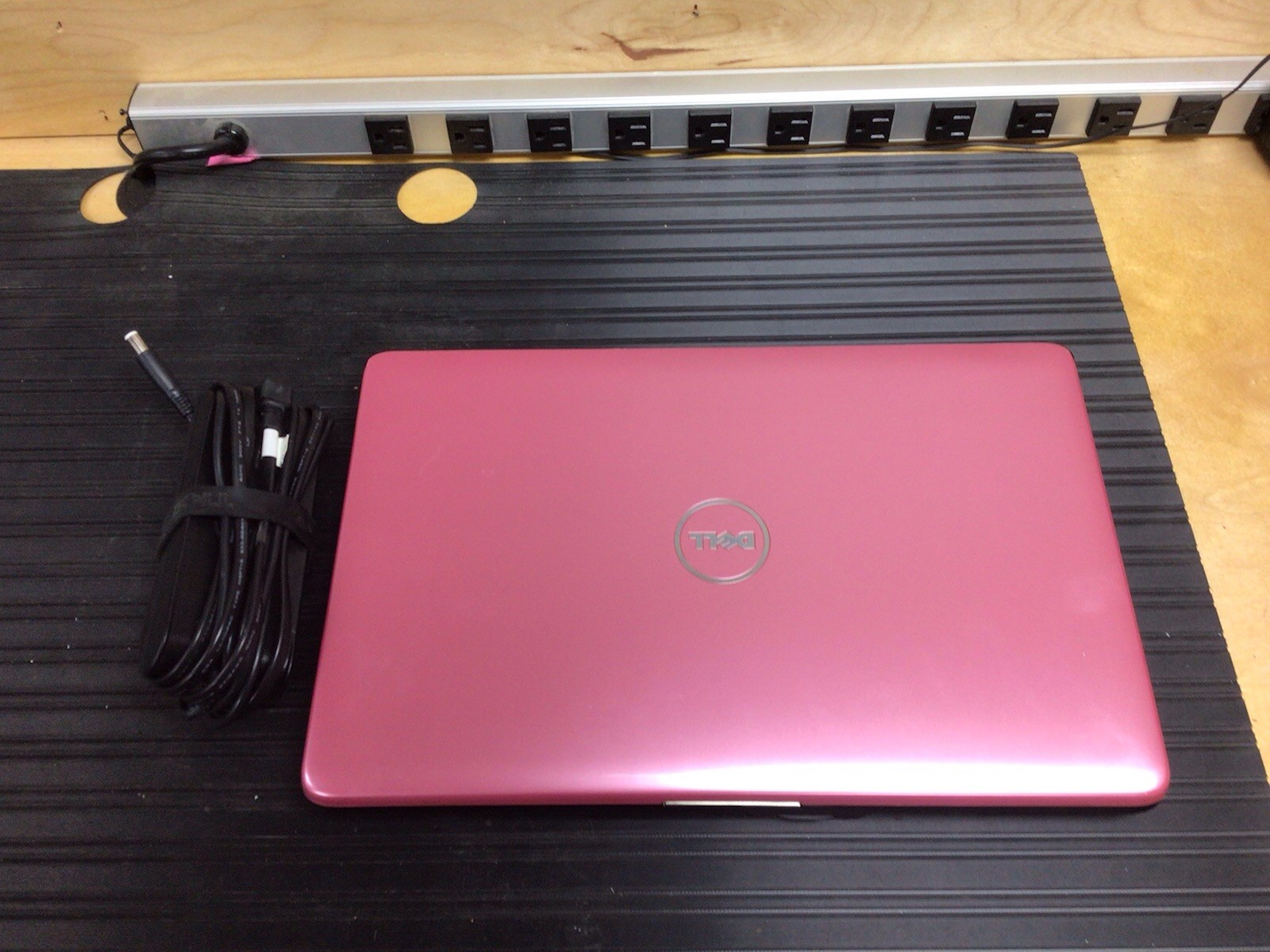 Dell Inspiron 1545 Intel Pentium Dual-Core T4400 2.2GHz 4GB 320GB HDD AS IS