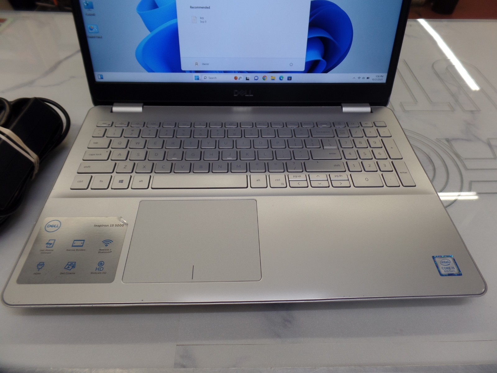 Dell Inspiron 15 5584 15.6″ i5-8265U @1.60GHz 16GB 256GB SSD Win11 1080 FHD