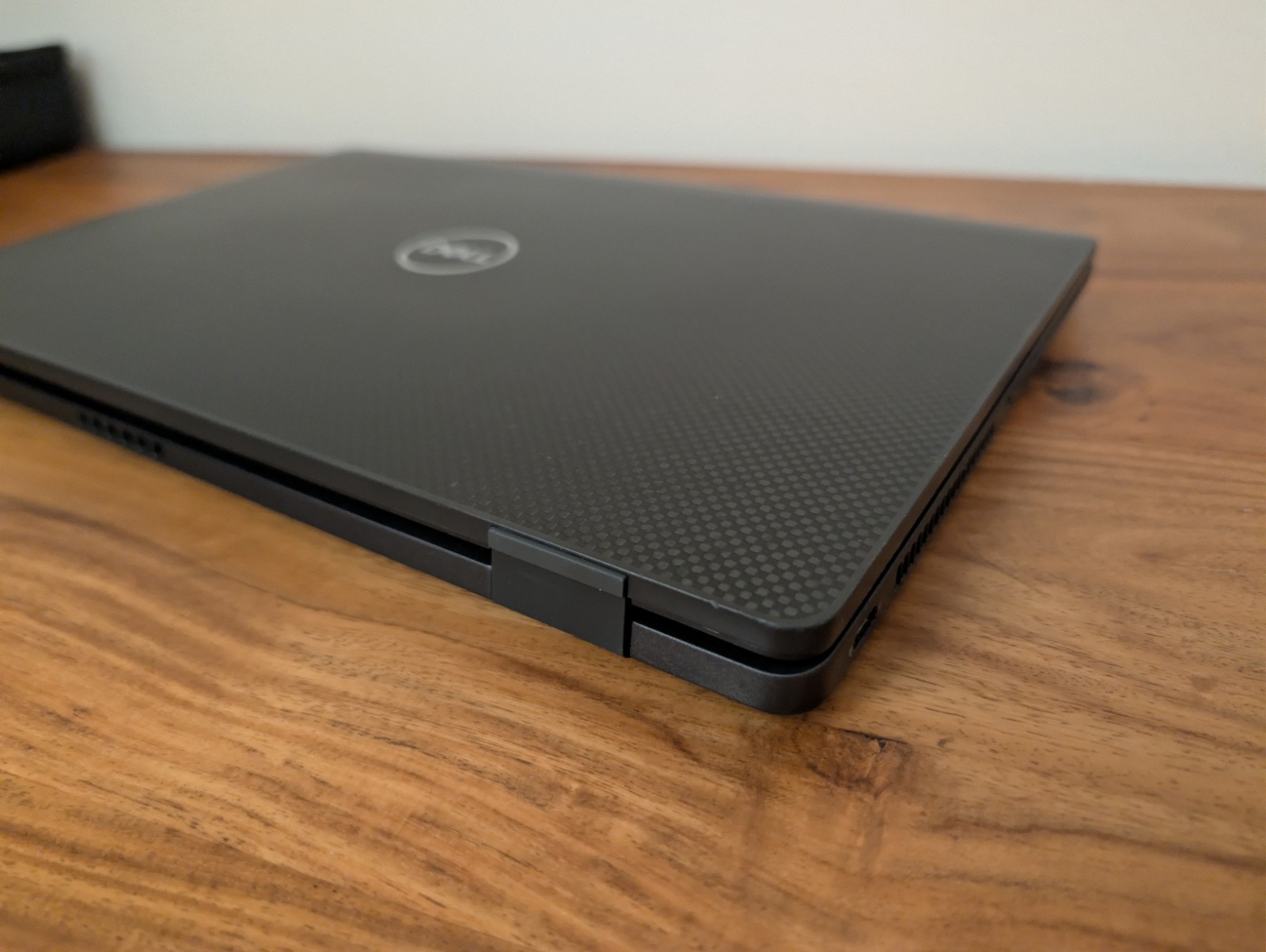 Dell Latitude 7420 14″ (Intel Core i7-1185G7 16GB RAM, 512GB SSD) PLEASE READ
