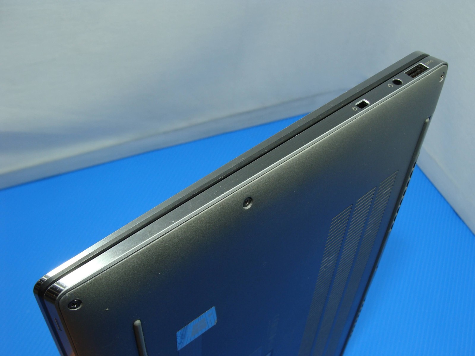 Dell Latitude 9520 2-in-1 15″ FHD TOUCH i7-1185G7 max 4.8GHz 16GB 512GB +PA