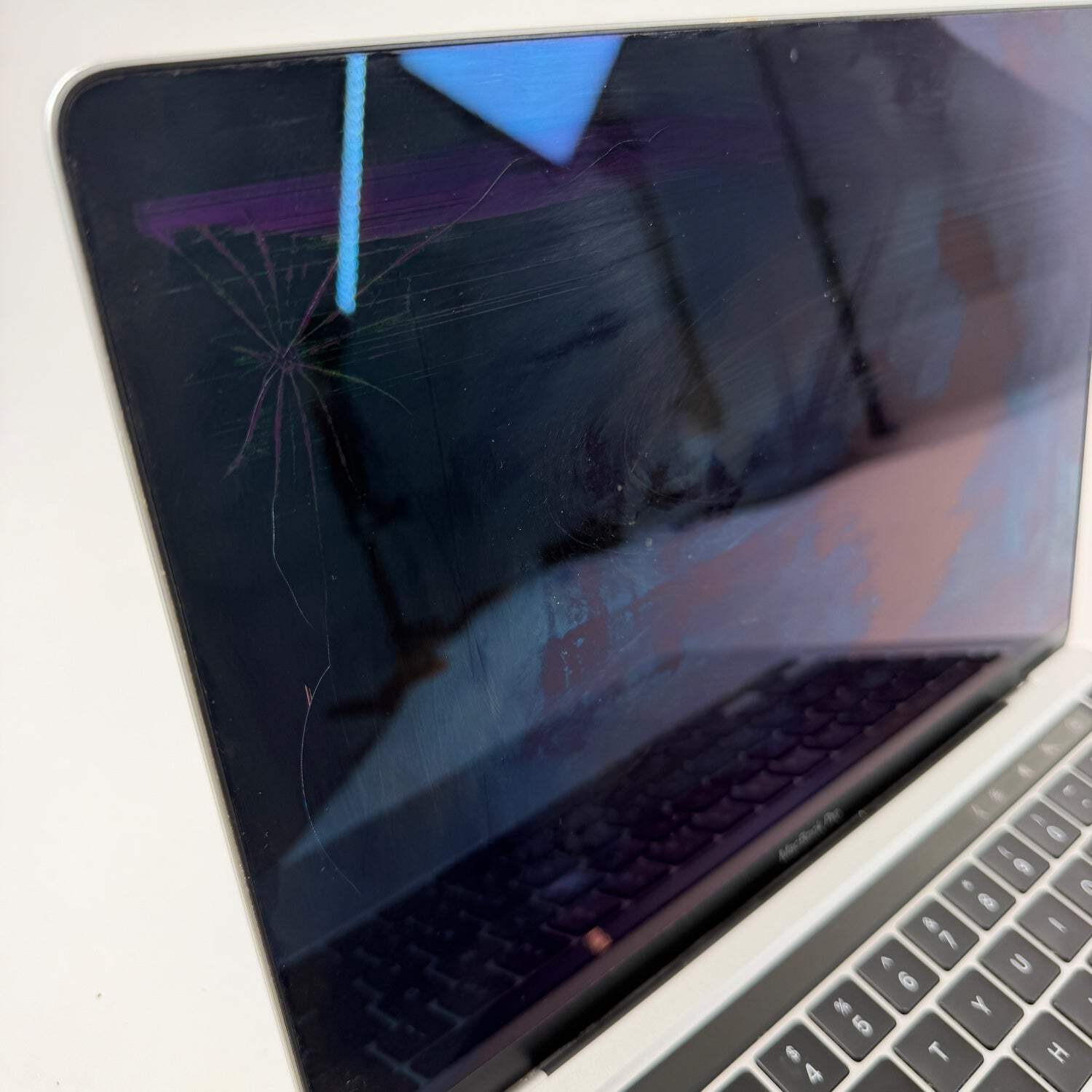Broken 2022 Apple MacBook Pro 13.3″ M2 10C GPU 3.5GHz 8GB RAM 256GB SSD Bad LCD