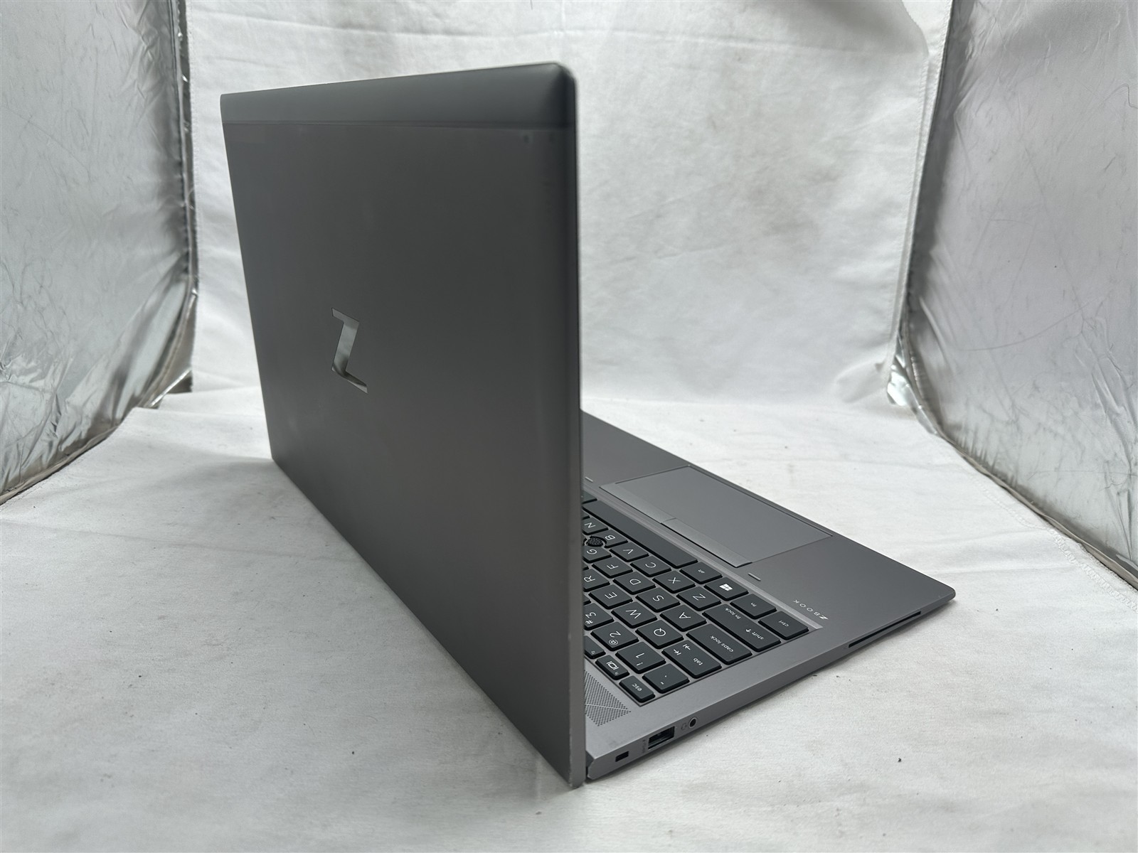 HP ZBook Firefly 15 G7 Mobile WS Intel i7-10510U 16GB RAM 512GB NVMe Windows 11