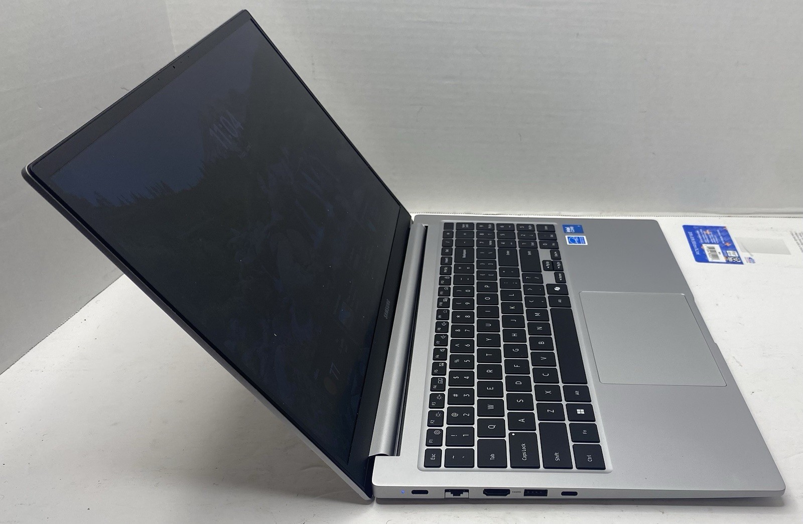 Samsung Galaxy Book4 15.6″ Core 7 16GB 512GB SSD Win11 Pro See Notes