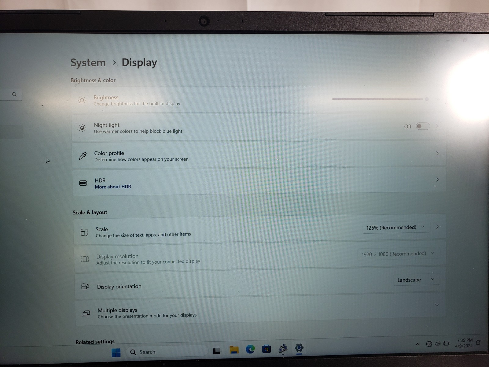 Dell Inspiron 5585 Ryzen 7 3700U 16GB RAM 256GB NVME SSD 15.6″ Win11H