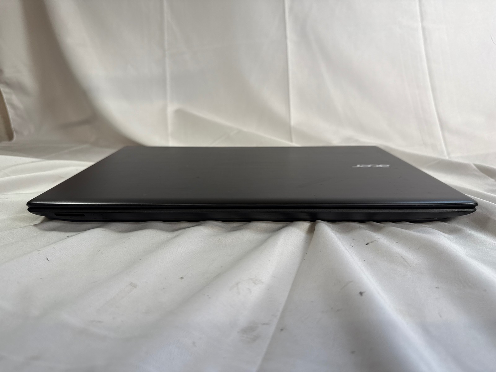 Acer Aspire E5-576 15.6″ i3-8130U 6GB 128GB SSD Win11