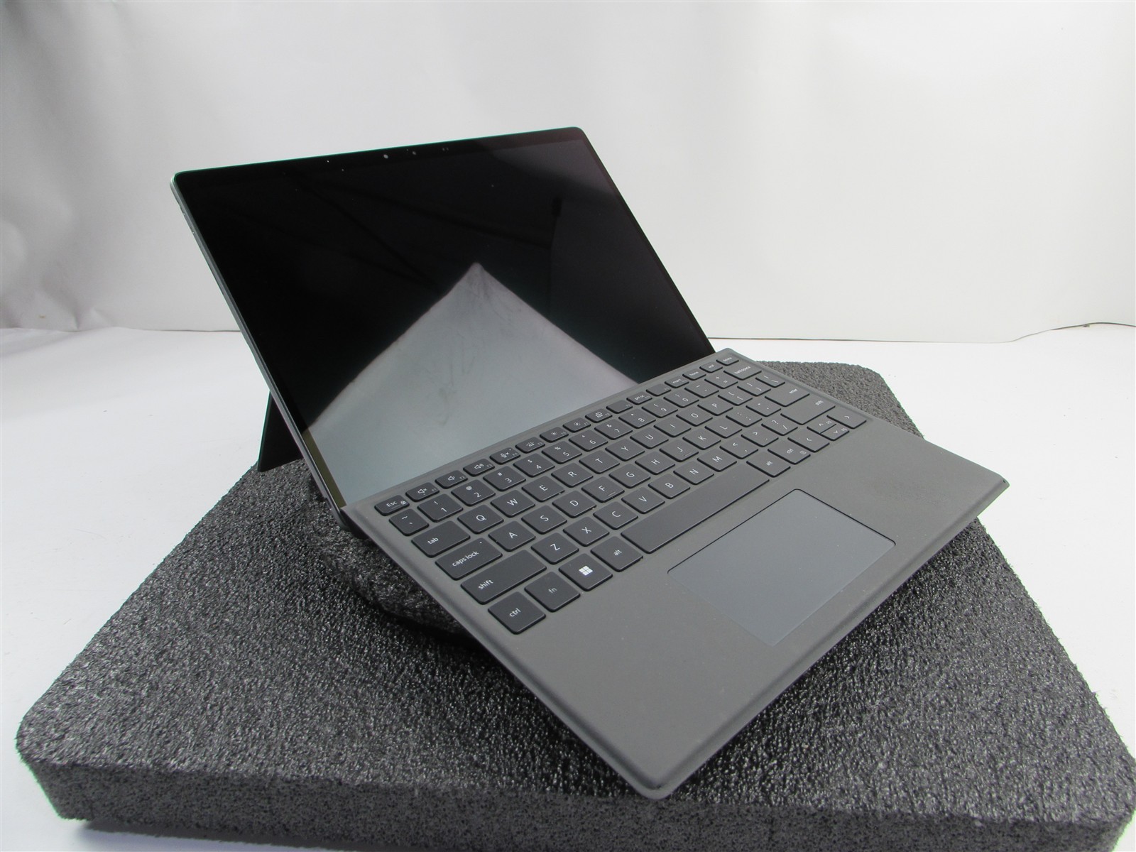 DELL LATITUDE 7320 (Detachable) 1920X1280 I7-1180G7 256GB SSD 16GB RAM NO O.S