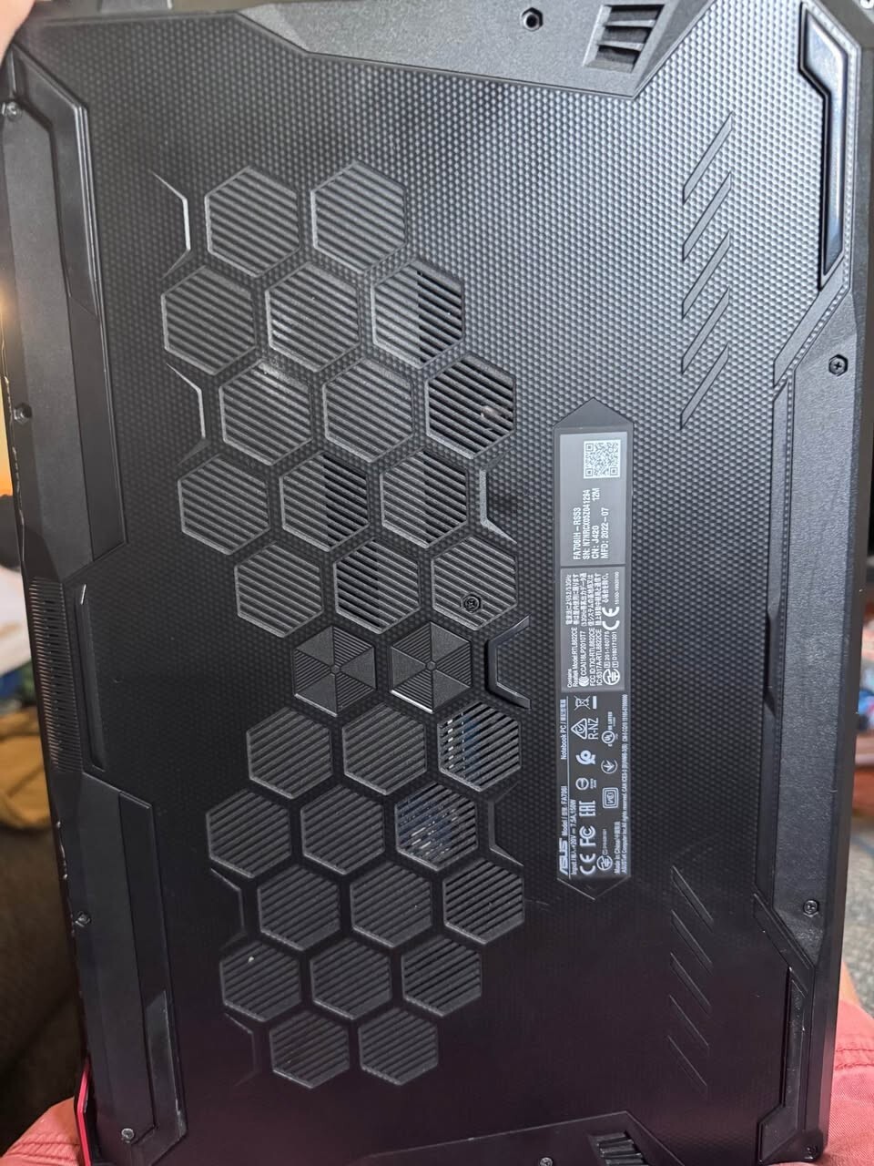 ASUS TUF Gaming A17 17.3″ (512GB, AMD Ryzen 5, 3.00 GHz, 8GB) Laptop 144HZ