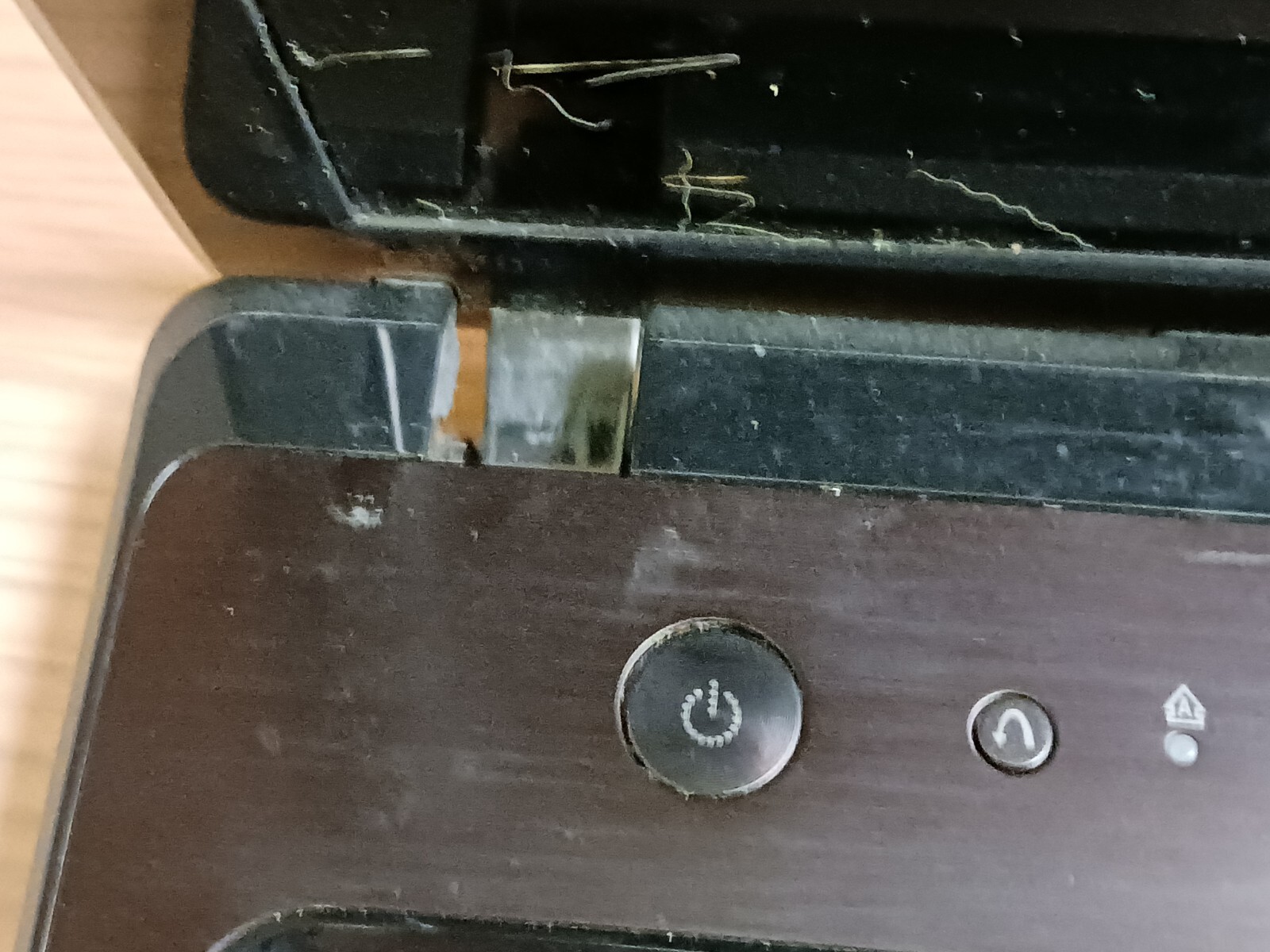 Lenovo G570 Laptop Intel Core i3 Windows 7 *Has Hinge Issue* Left Hinge Cover Mi