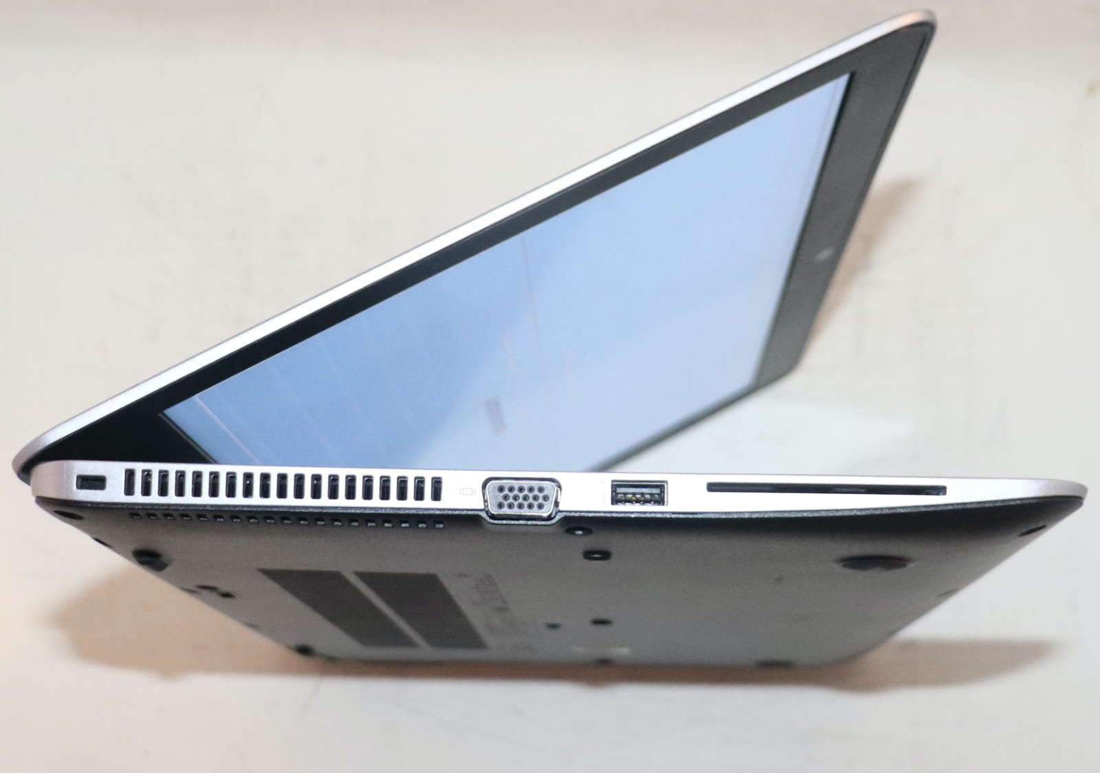 HP EliteBook 850 G3 |Intel Core i5@2.40 GHz|12GB RAM|256GBSSD|WIN 10 Prof|Webcam