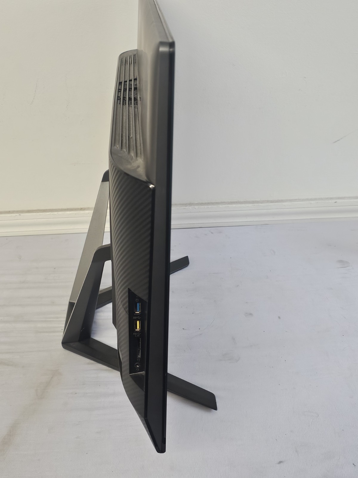 Lenovo IdeaCentre A10 700-27ISH All-In-One Intel i3-6100 8GB RAM 250GB SSD Win10
