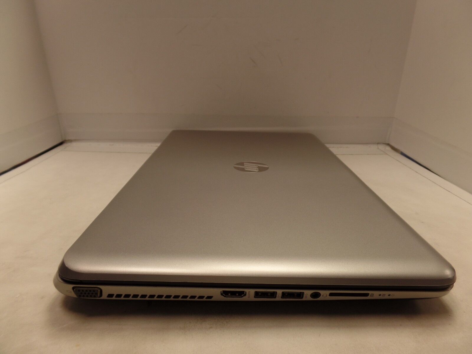17.3″ HP Pavilion TouchScren AMD A8-5550M 2.10GHz 10GB 1TB Radeon HD 8550G Win10