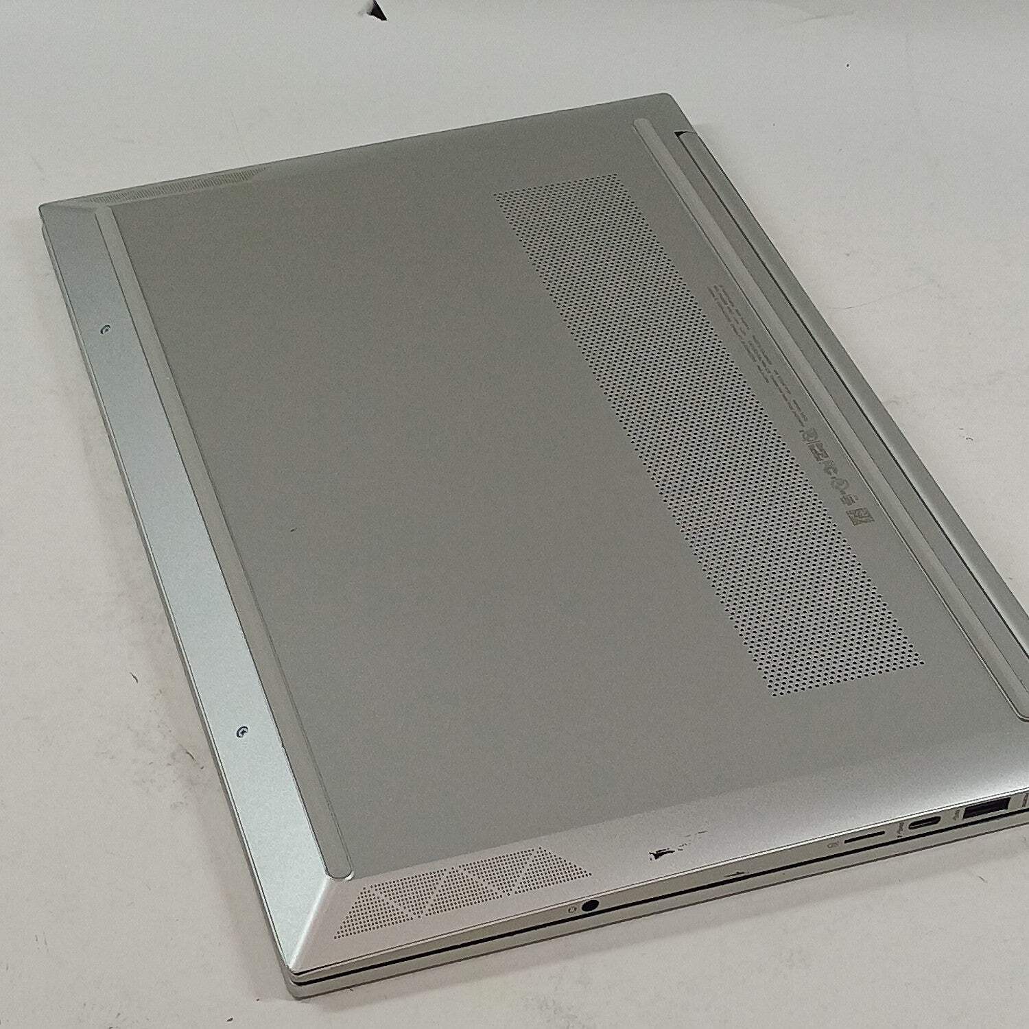 HP Pavilion 15-eg0067st 15.6″ i7-1165G7 2.8GHz 12GB RAM 512GB SSD
