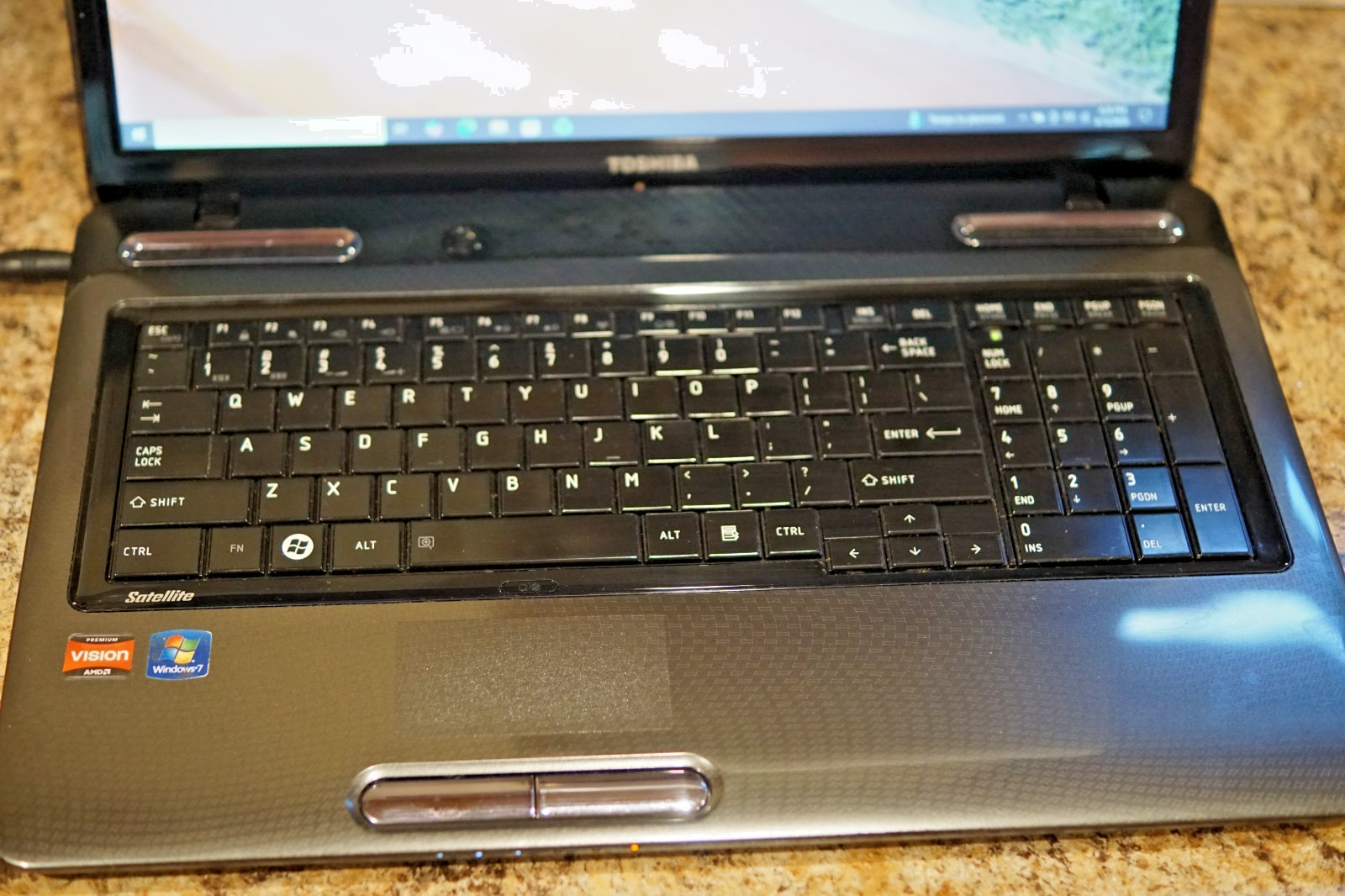 Active 22H2 Version WIN10PRO Toshiba L675D-S7052@2.90GHz,4GB RAM,250GB HDD.