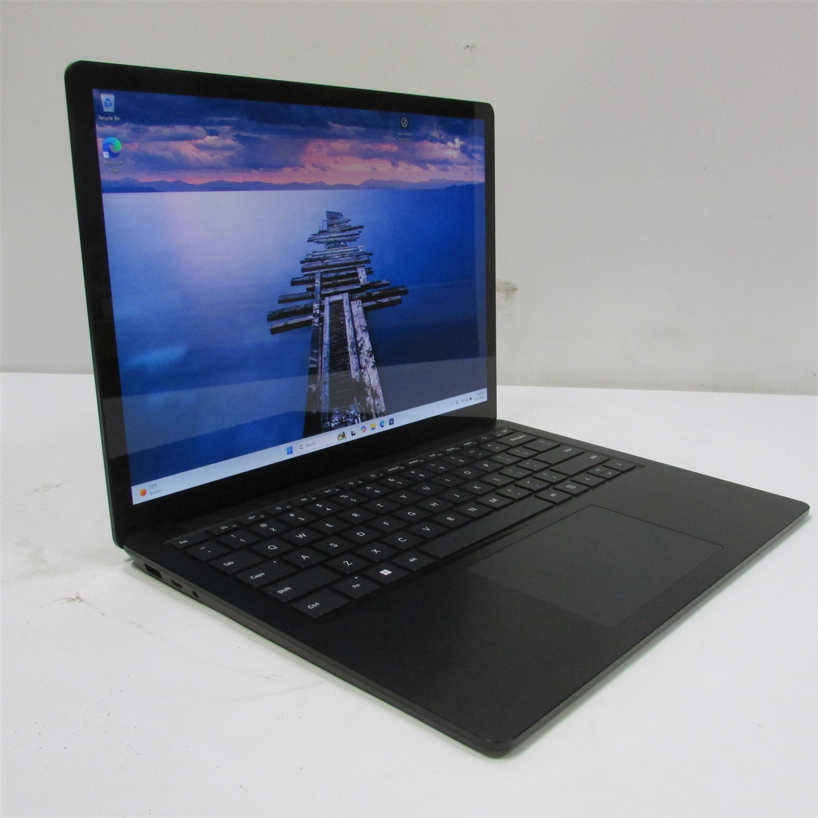 Microsoft Surface Laptop 5 1951 i5-1245U 2.5GHz 16GB RAM 512GB 13.5″ Win 11 Pro