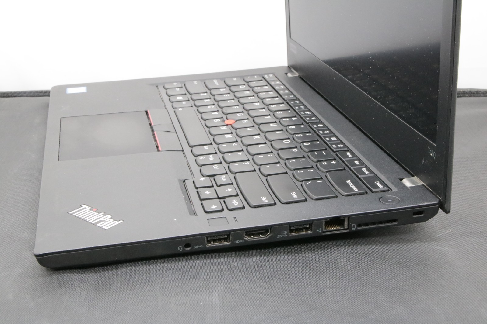 Lenovo ThinkPad T480 – i7-8650U – 8GB, No SSD, No Windows +Adapter