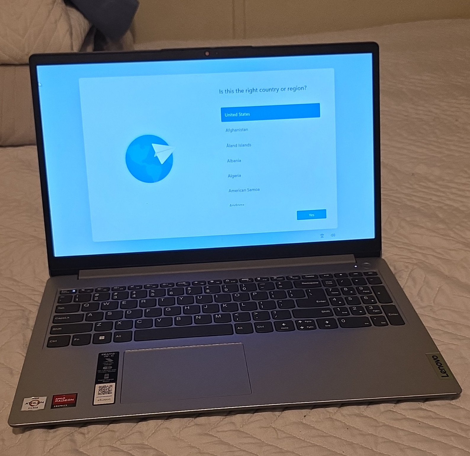 Lenovo IdeaPad 1, AMD 7120U, 4 GB RAM, Radeon Grap, 119 GB Storage, With Charger