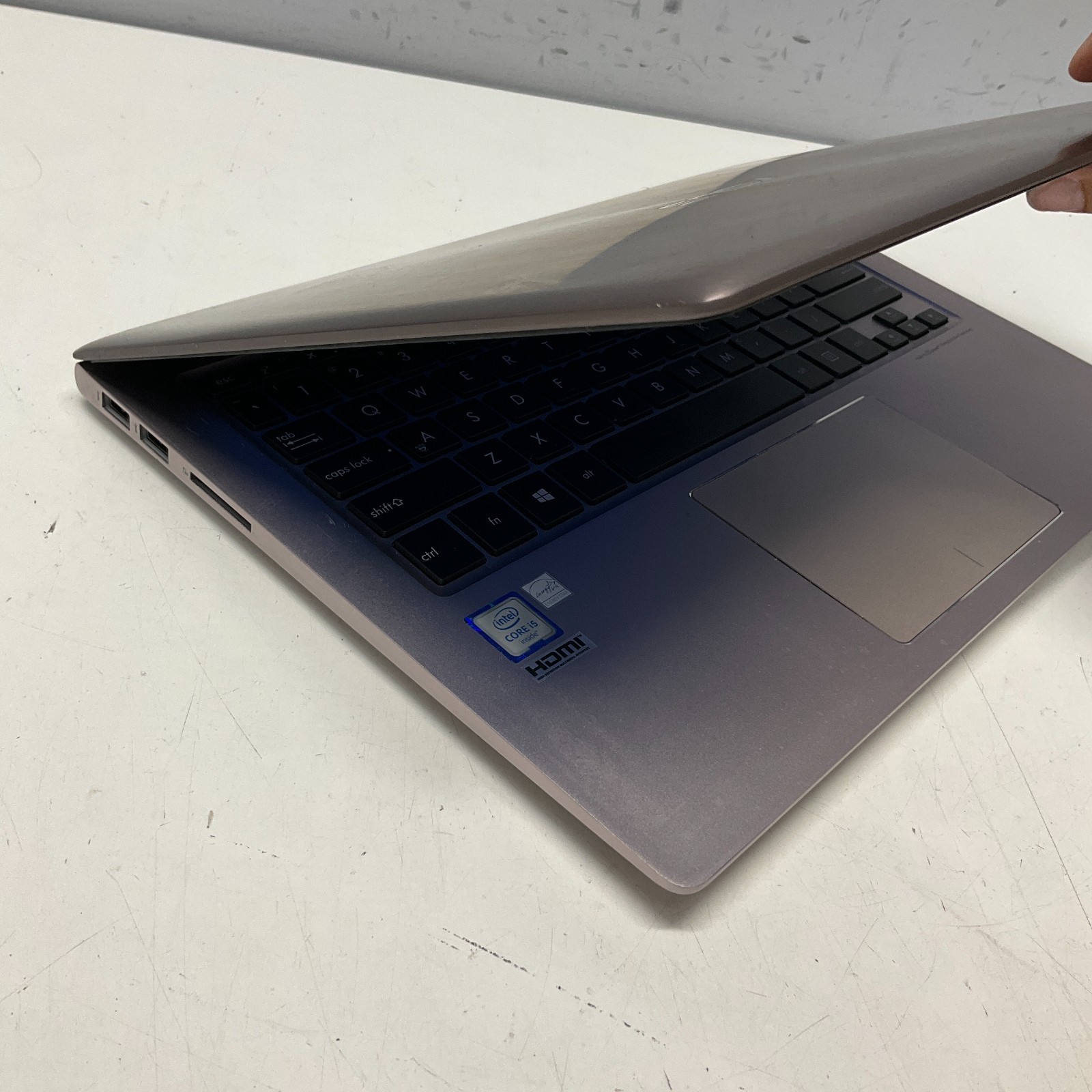 Asus ZenBook UX303UA Intel Core i5-6200U 8GB RAM 128GB SSD Windows 10 Pro