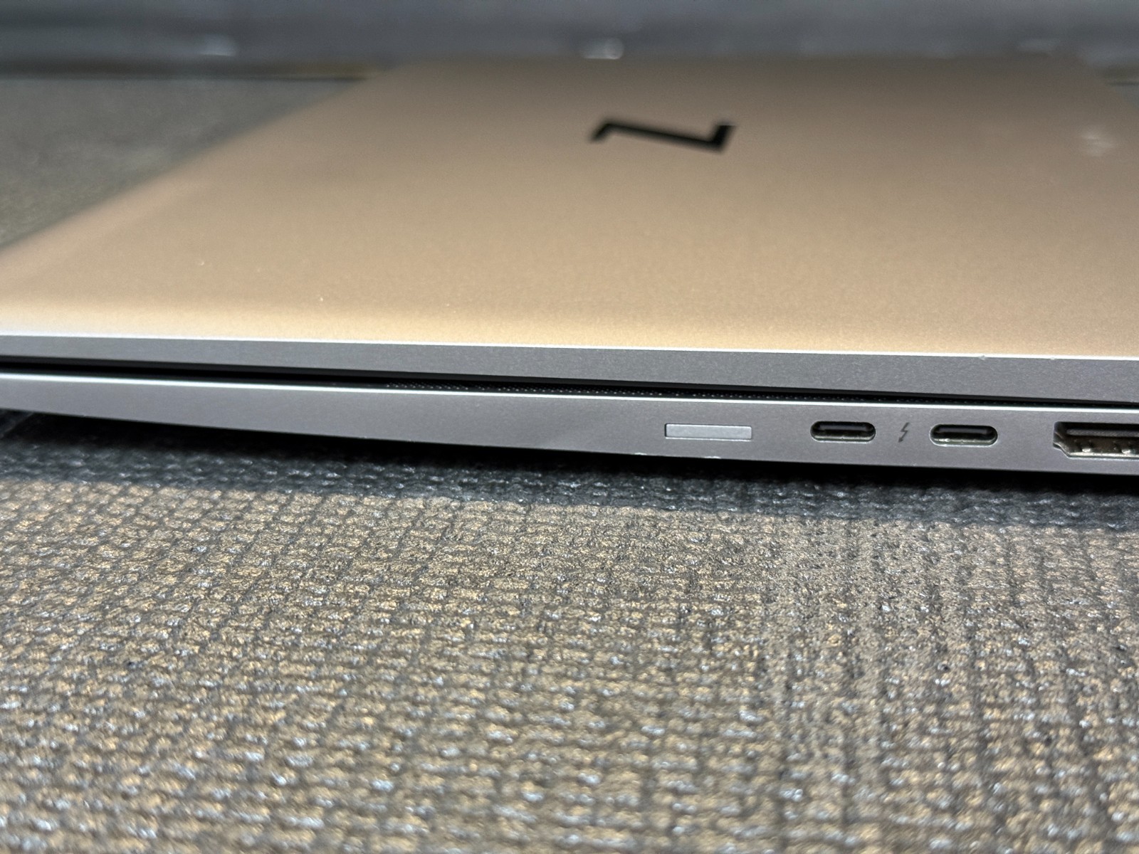 HP ZBook Firefly G8 14″ Intel Core i7-1185G7 3.0 GHz 16GB RAM 512GB M.2 Laptop