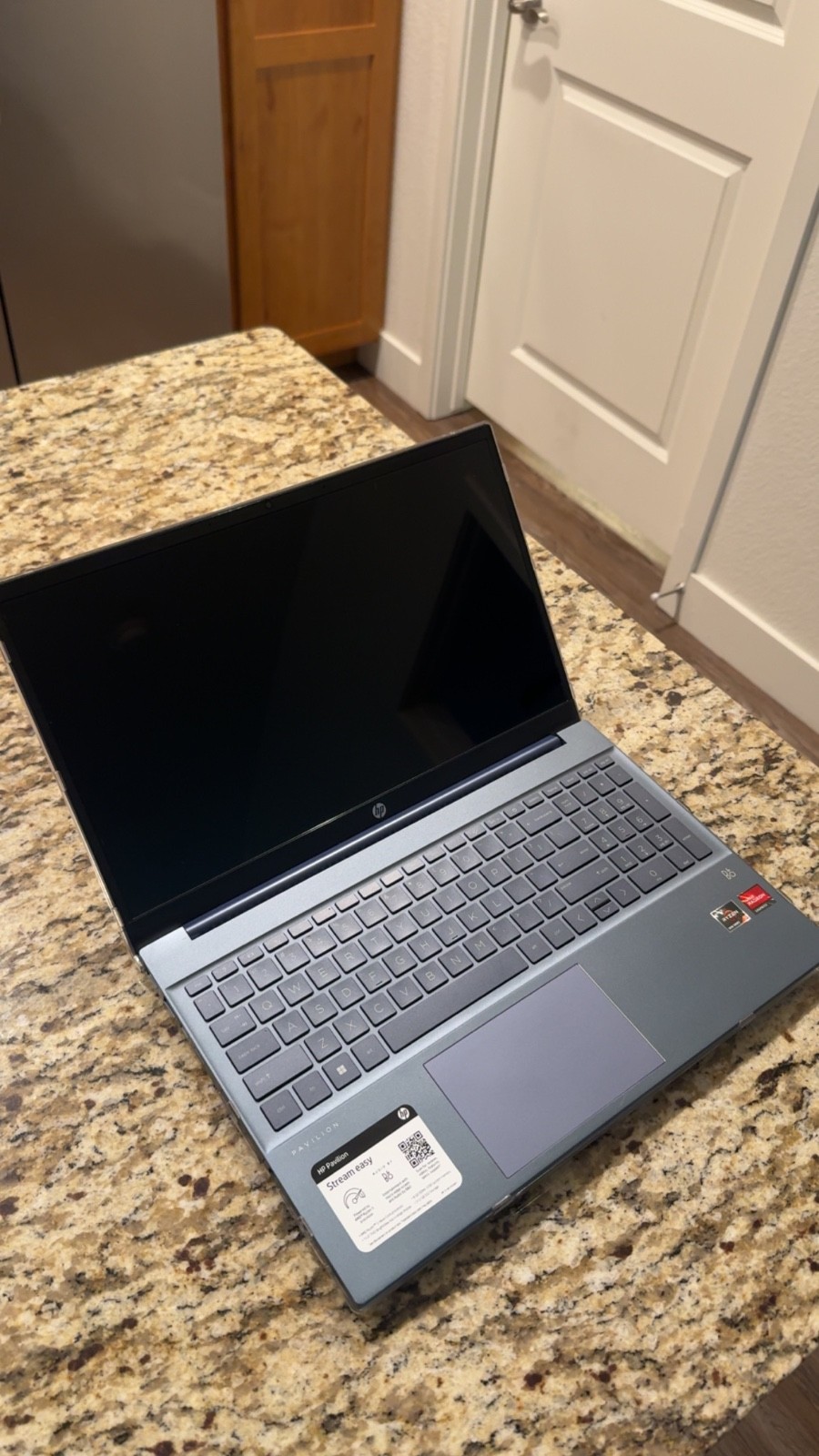 hp laptop pavilion AMD Ryzen 5 Navy Blue LIGHTLY used only used a few times