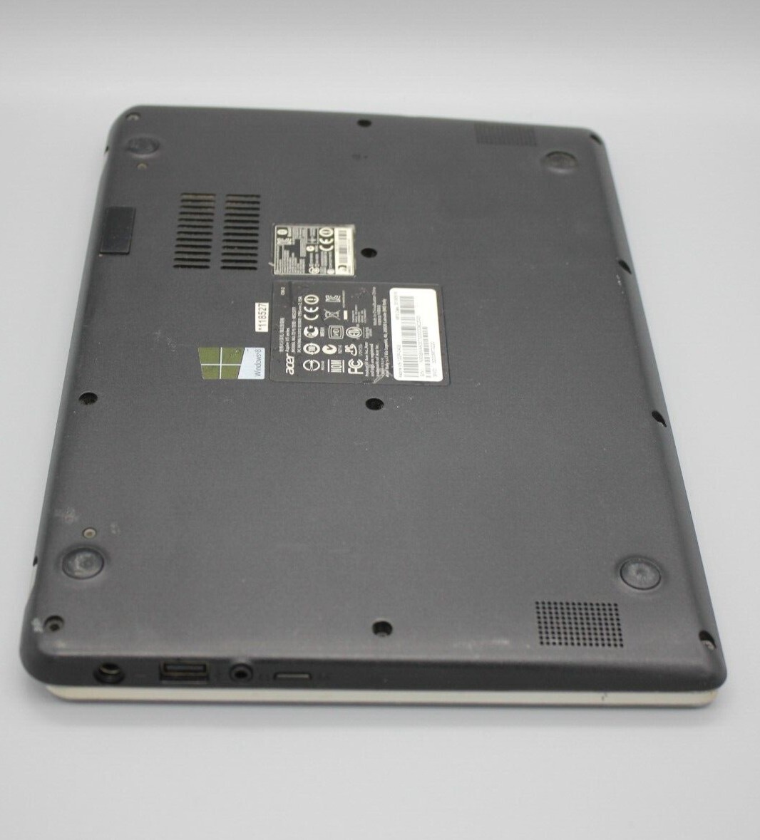 Acer Aspire V5 Series Touchscreen Laptop & Charger – UNTESTED – FOR PARTS ONLY