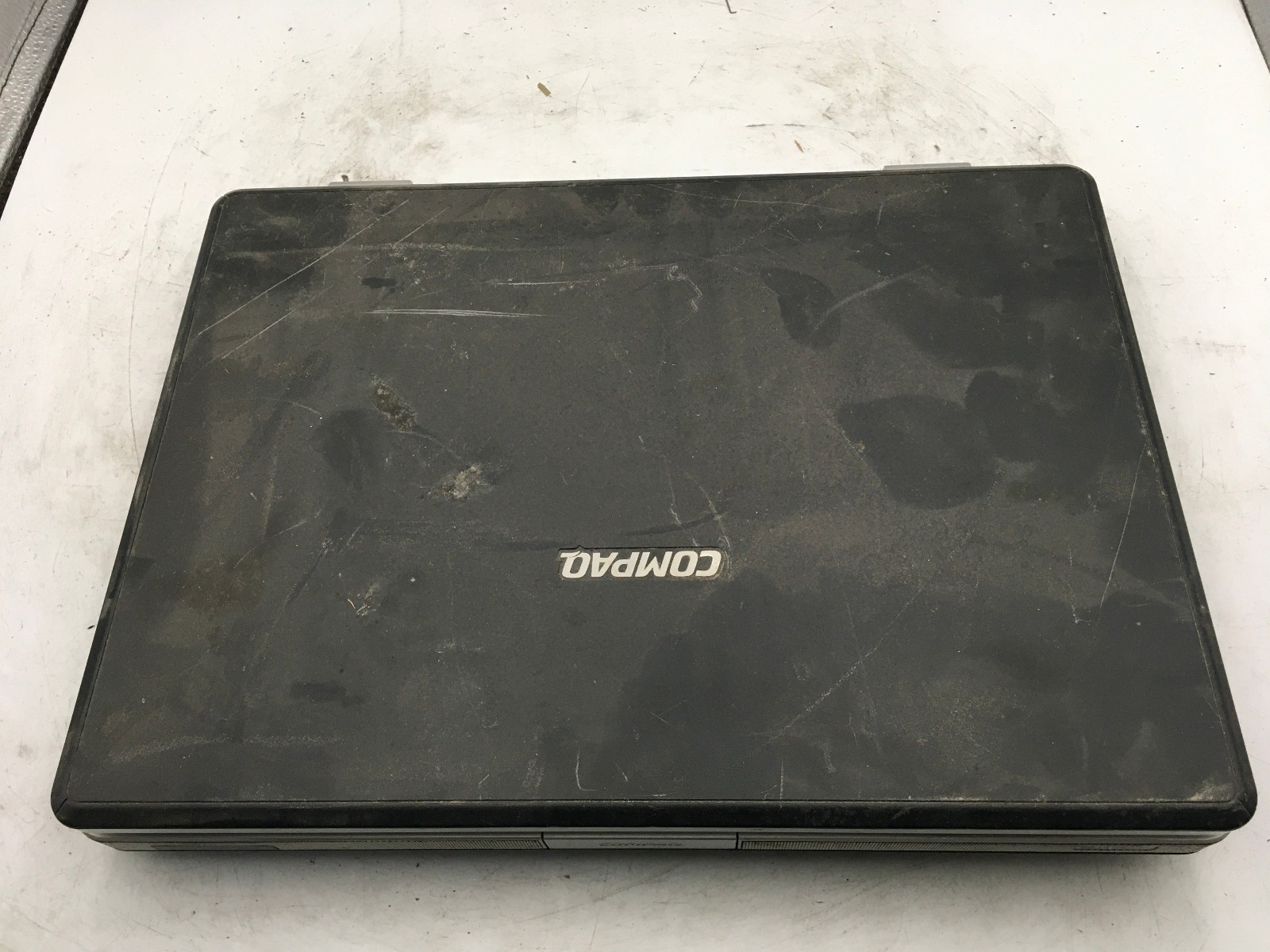 HP COMPAQ PRESARIO C300 – BOOTS TO BIOS – INTEL CELERON M – 512MB RAM – READ -BB