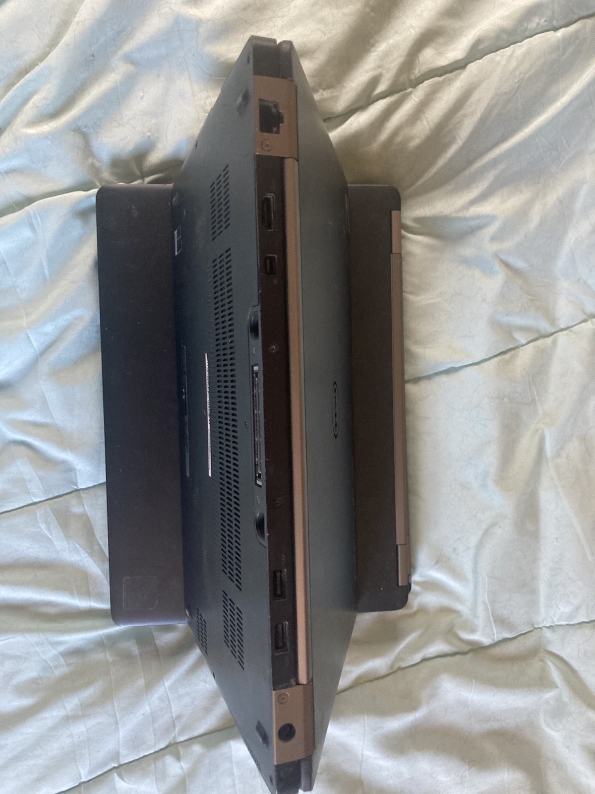 Dell Latitude E7470 14″ (256GB SSD, Intel Core i5-6300U, 2.40GHz, 16GB) Laptop
