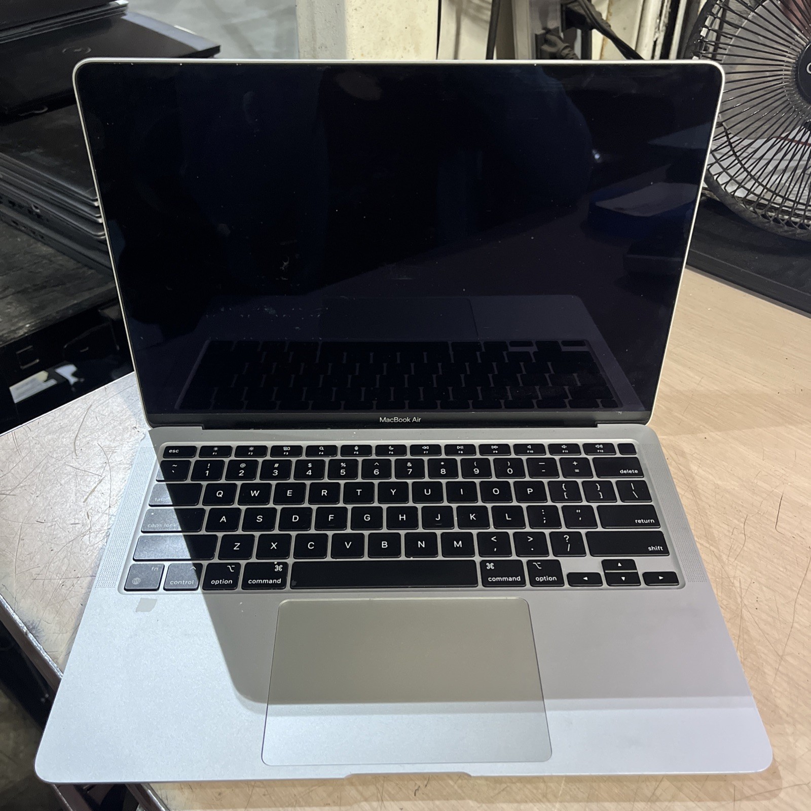 APPLE MACBOOK AIR “M1″ 8 CPU/7 GPU 13” 3.2GHZ 8GB RAM 128SSD