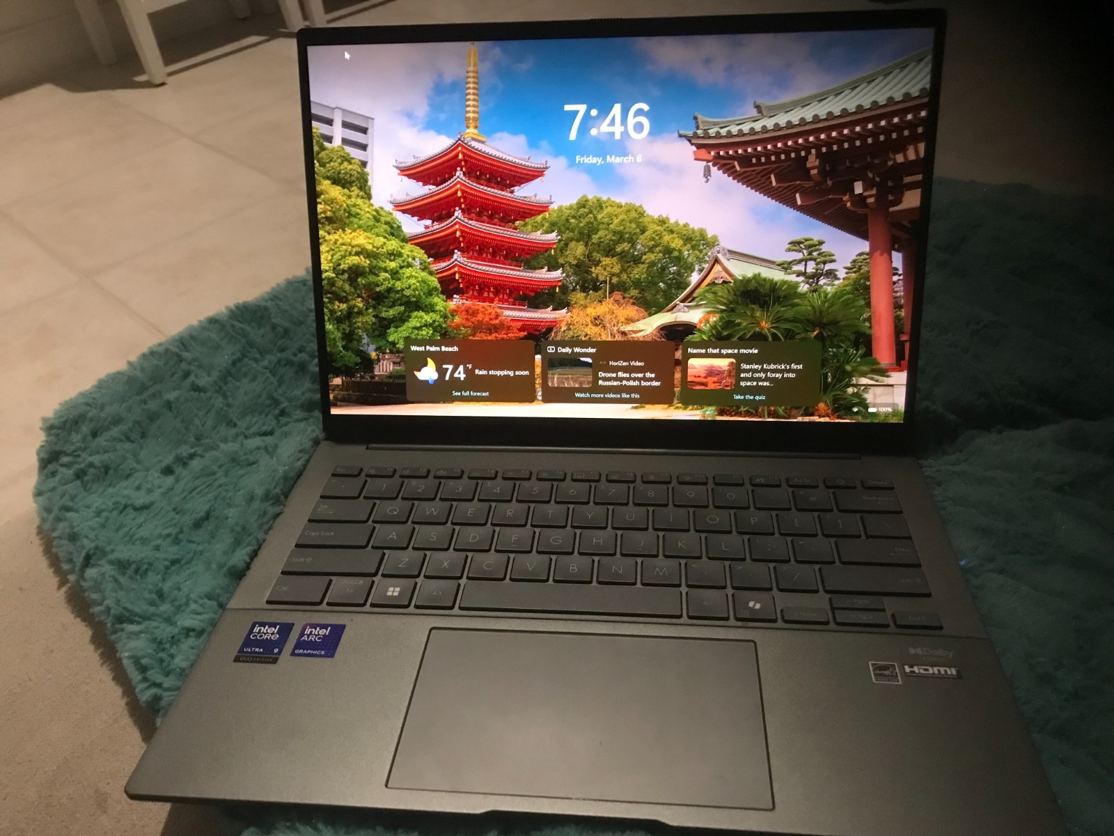ASUS Zenbook 14″ FHDOLED Touch Screen Laptop Intel Core Ultra 9 32GB RAM 1TB SSD