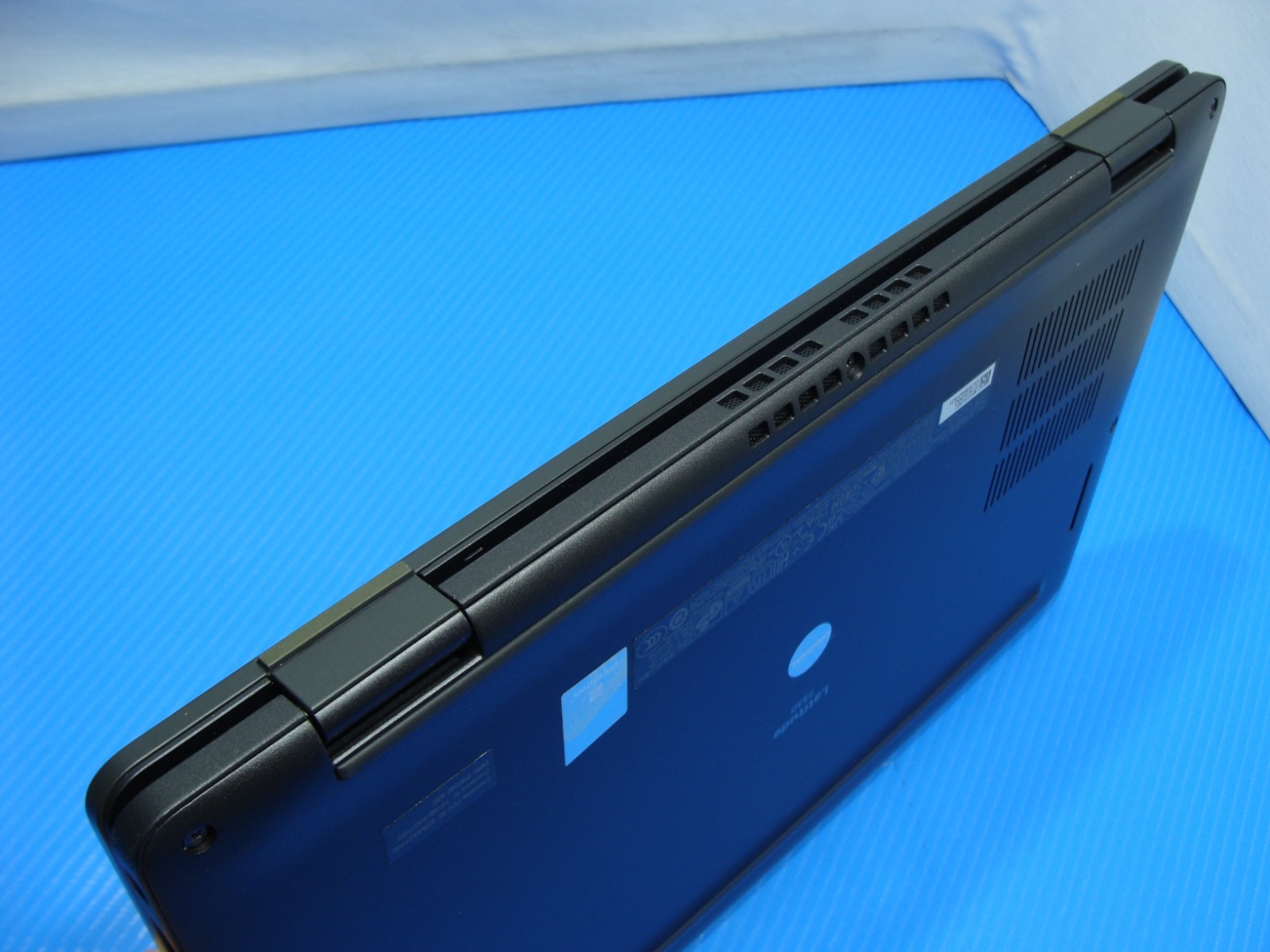 Dell Latitude 7330 13.3″FHD corei5-1245U 1.6GHz 16GB 256GB W11P ExcellentBat +PA