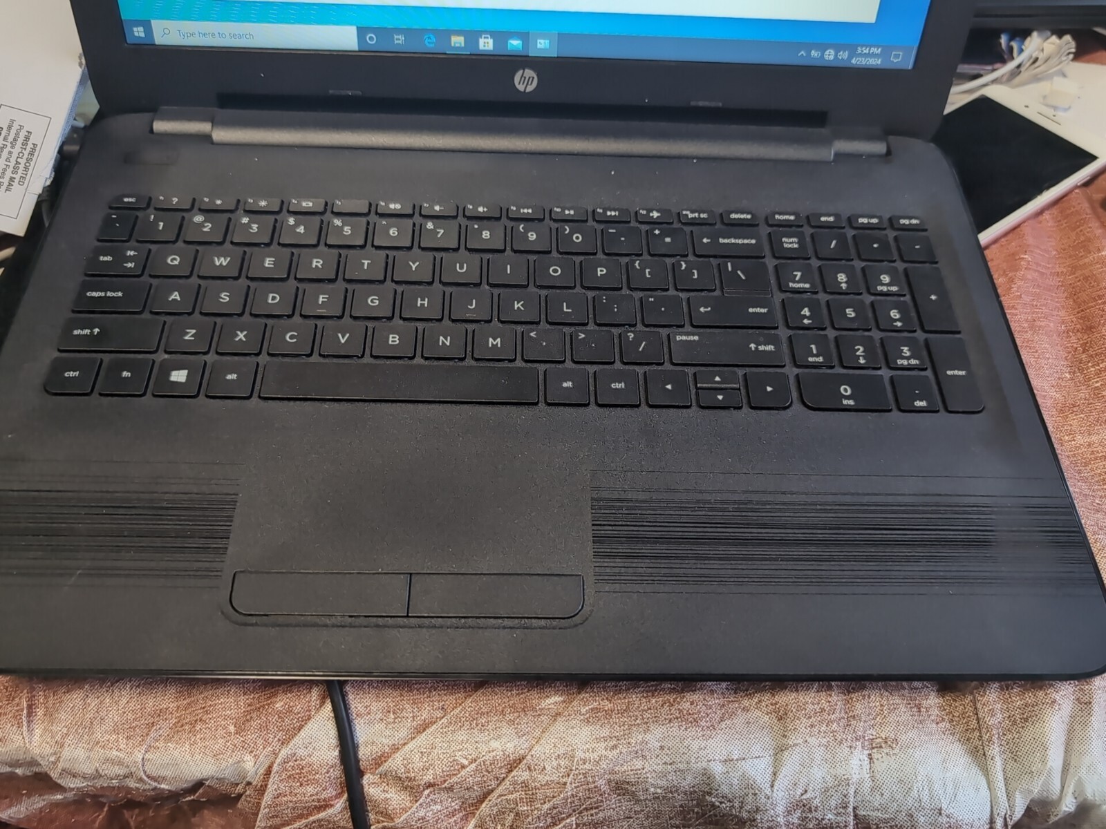 HP 15-BA009DX AMD A6-7310 2GHz APU with AMD Radeon R4 Graphics 4 GB DDR3 Black