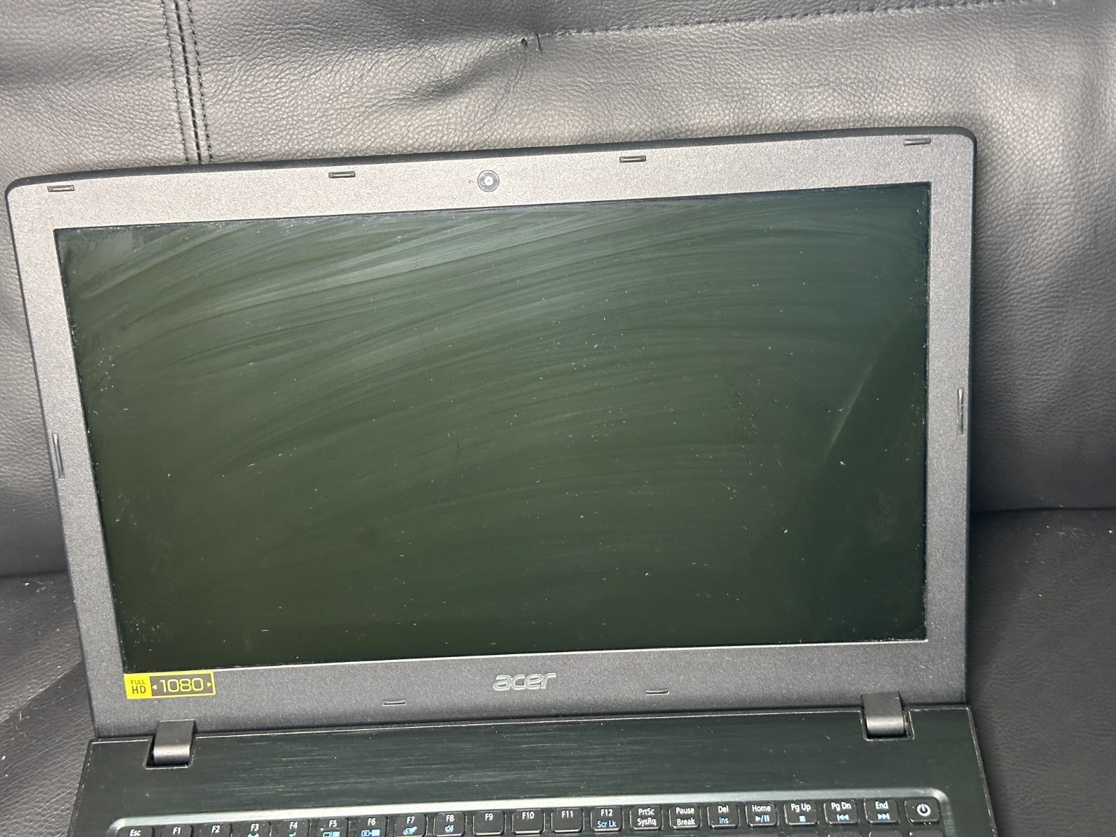 Acer Aspire E5-575G-57A4 Intel Core i5-7200U NVIDIA 950M 256GB SSD 16 GB RAM FHD