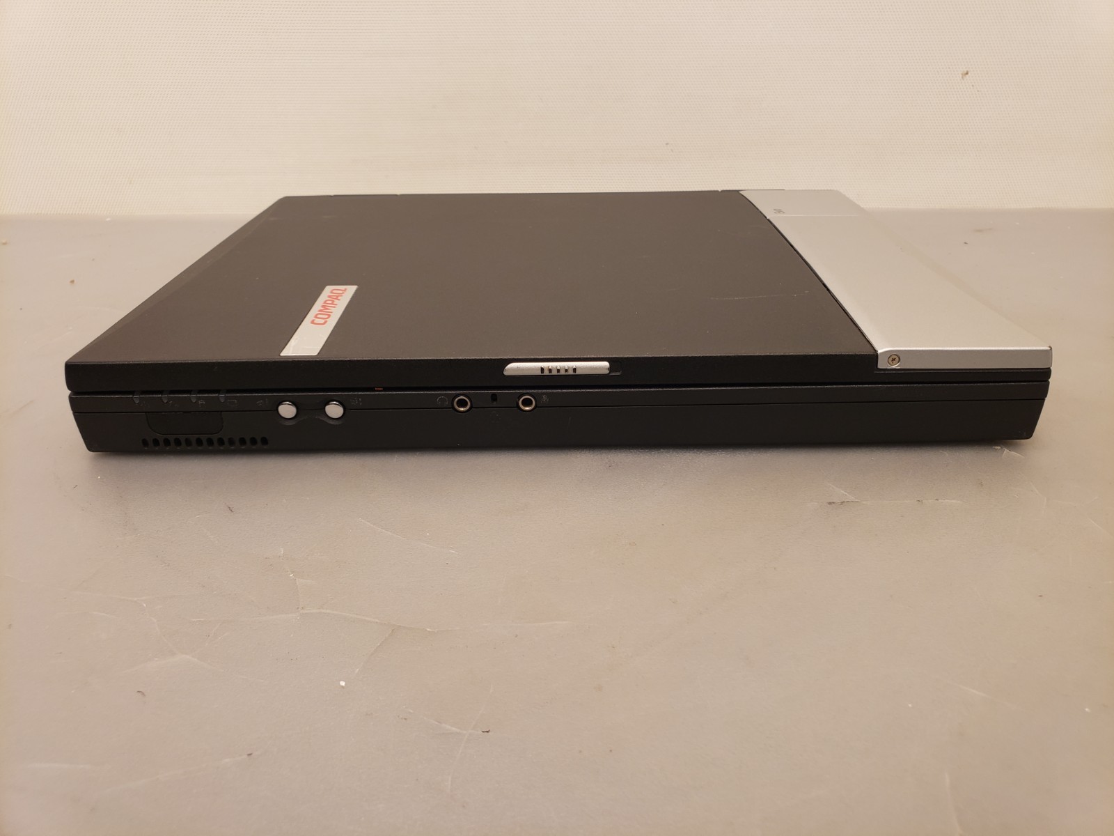 Vintage Compaq EVO N610C Laptop Pentium 4 1.8GHz 768MB 60GB WinXP Pro SP2