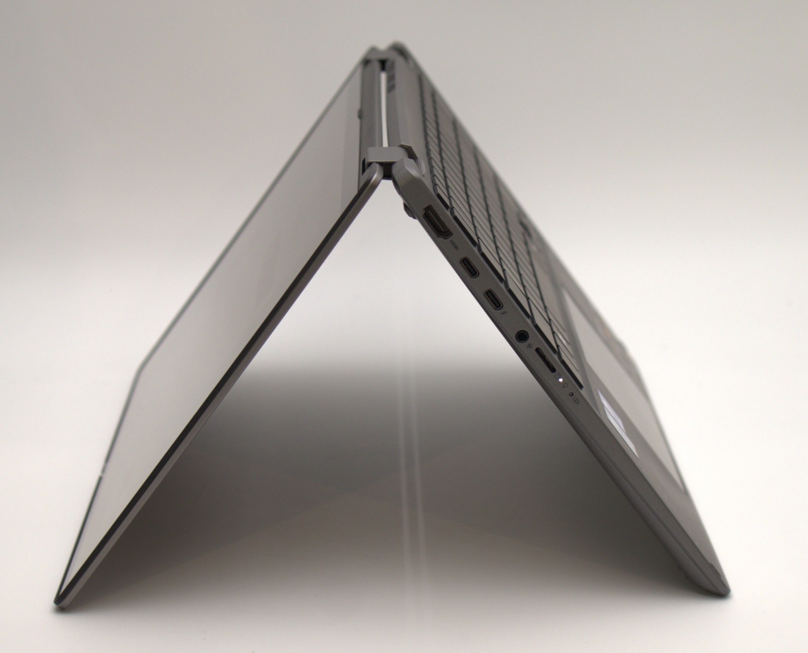 Asus VivoBook Flip TP3407SA-DS74T 14″ OLED Touch Ultra 7 256V 16GB 1TB W11H 2in1
