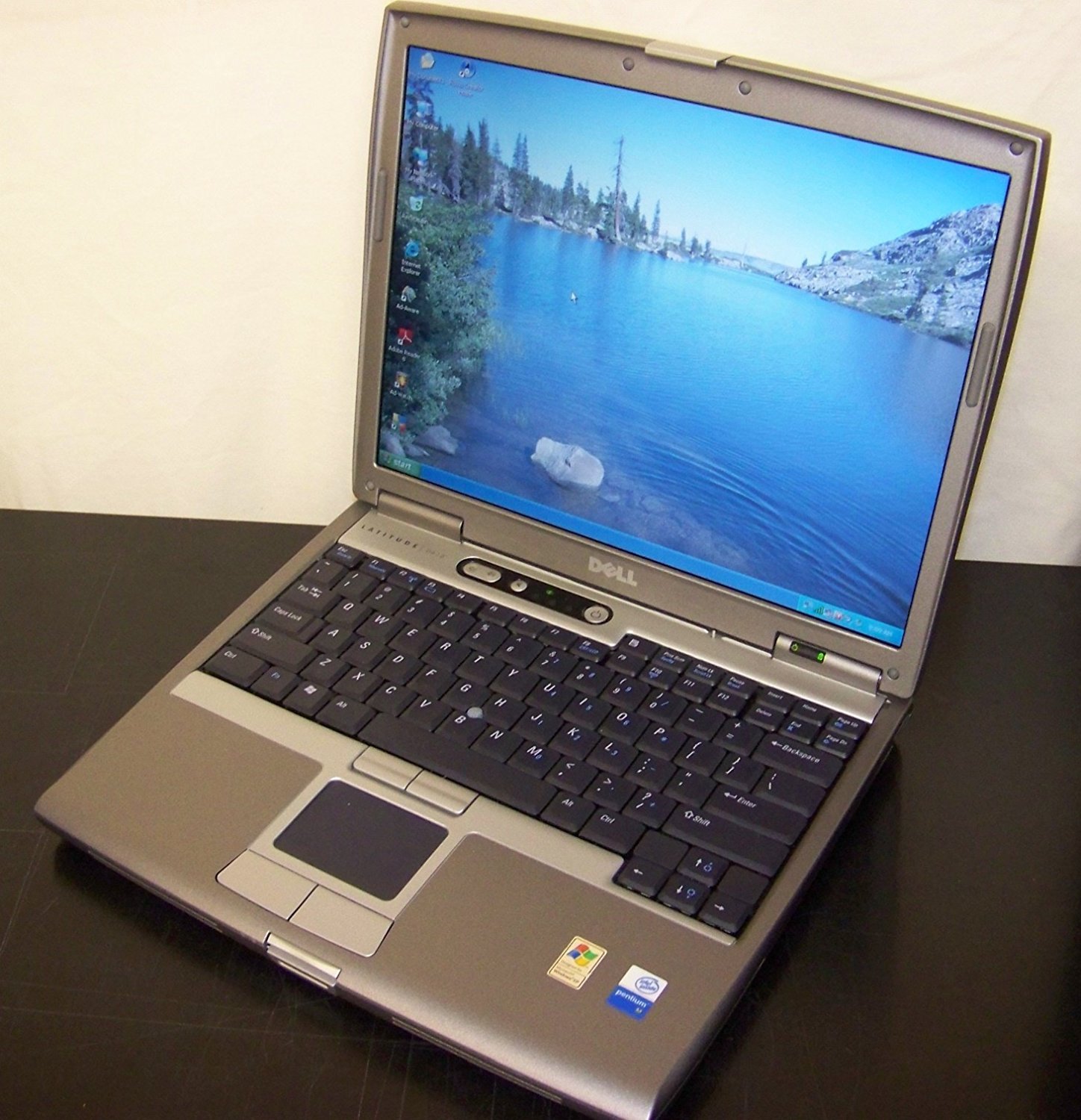 Dell Laptop Windows XP -Parallel port-9 pin Serial Port-RS232-WIFI- Battery