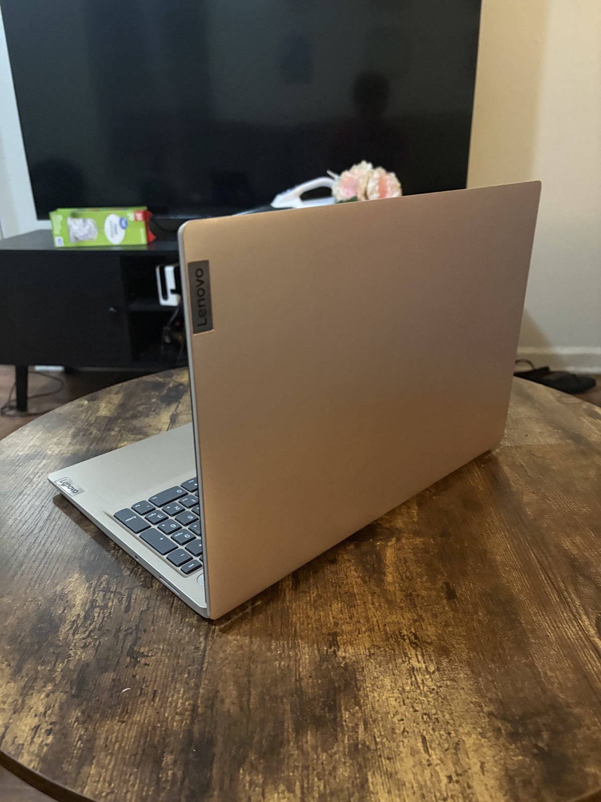 Lenovo IdeaPad 3 15ITL05 15.6″ Touchscreen (256GB SSD, Intel Core i3-1115G4)