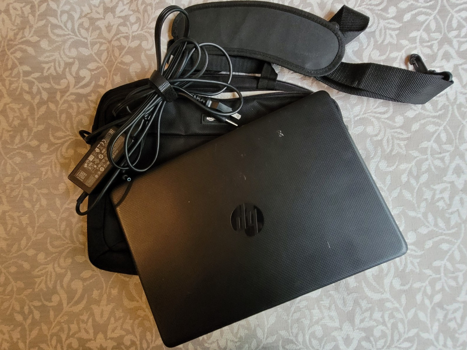HP 14-dk1003dx 14″ Laptop AMD ATHLON Silver Radeon Graphics 4GB 128GBSSD Win 11!