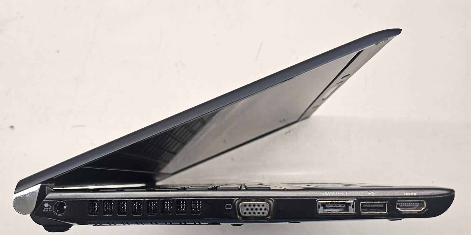 Toshiba Portege R705-P35 13.3″ Laptop Intel Core i3-370M 2GB Ram NO HD/OS (FL)