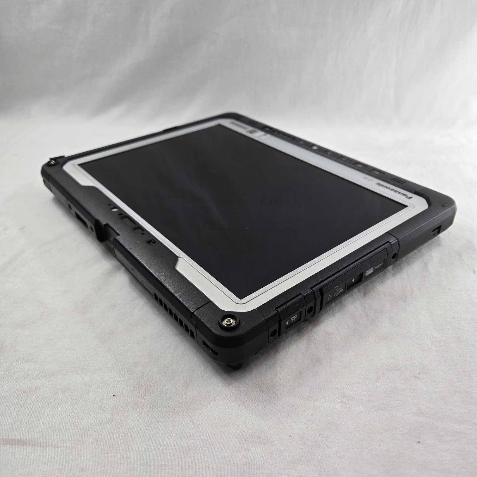 Panasonic Toughbook CF-33 i7-10810U 1.10GHz 32GB Ram 4G GPS – NO SSD — READ